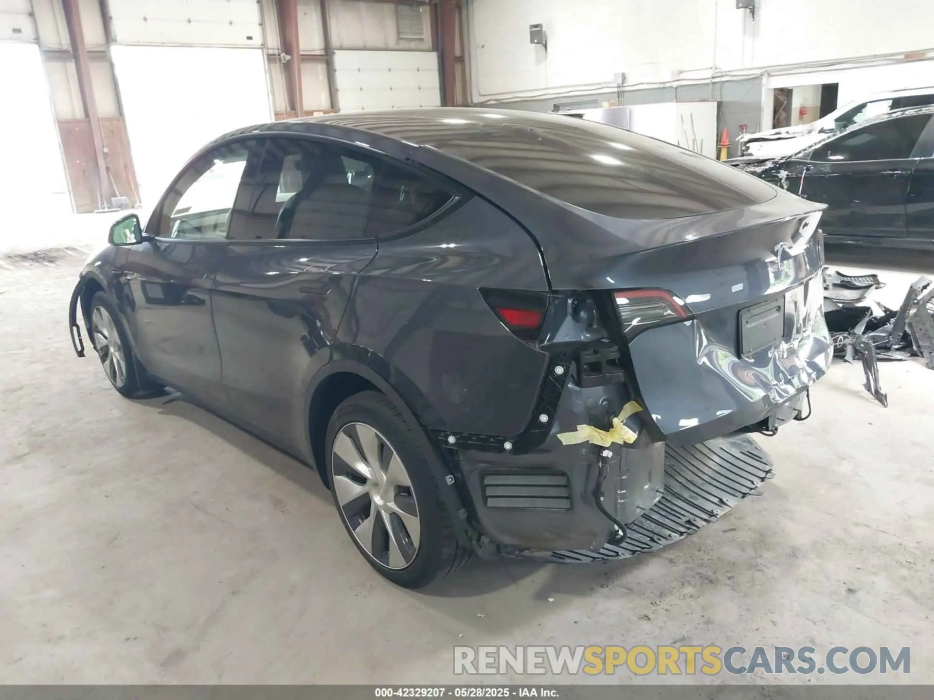 3 Photograph of a damaged car 7SAYGAEE0NF567801 TESLA MODEL Y 2022