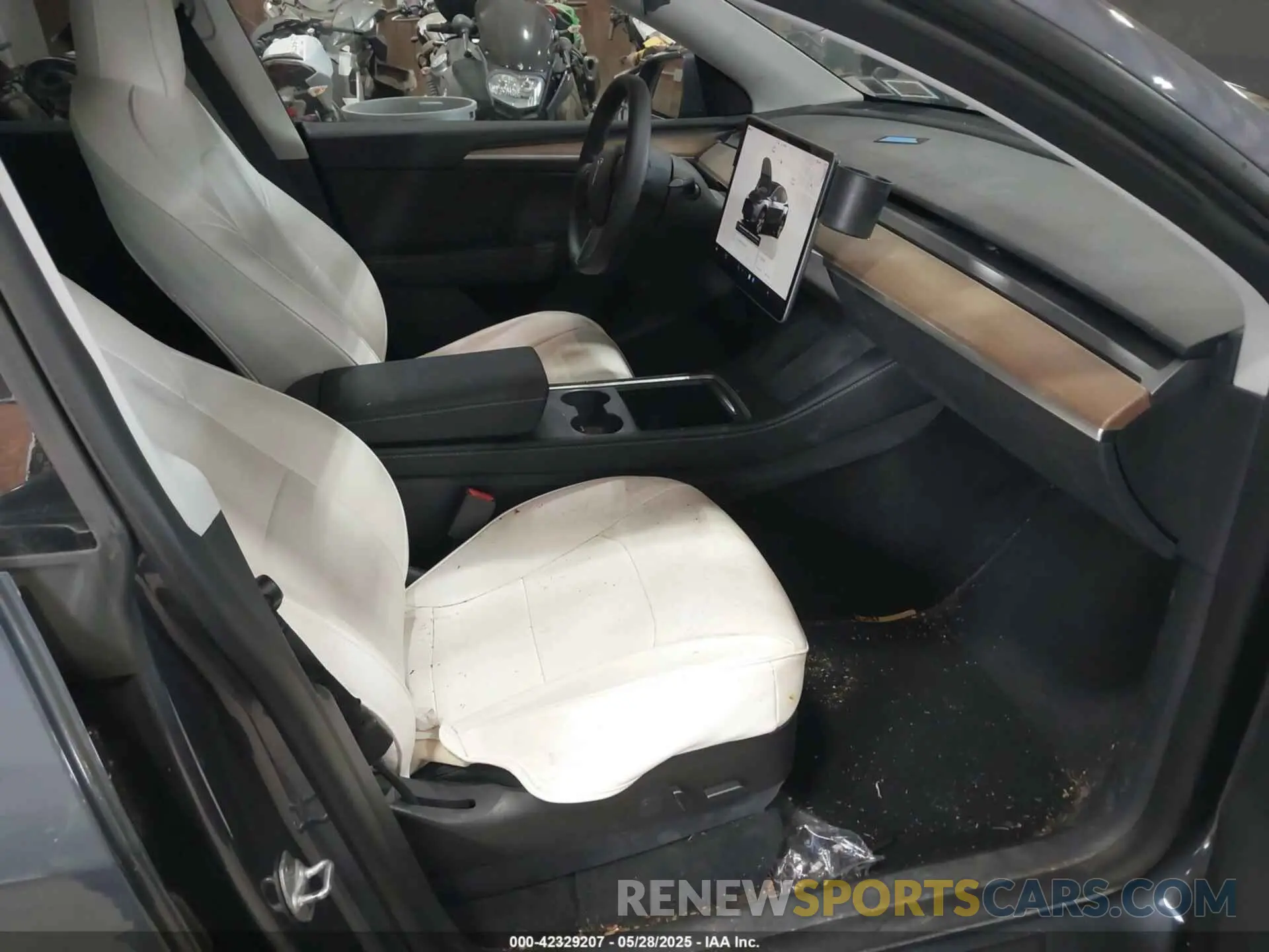 5 Photograph of a damaged car 7SAYGAEE0NF567801 TESLA MODEL Y 2022