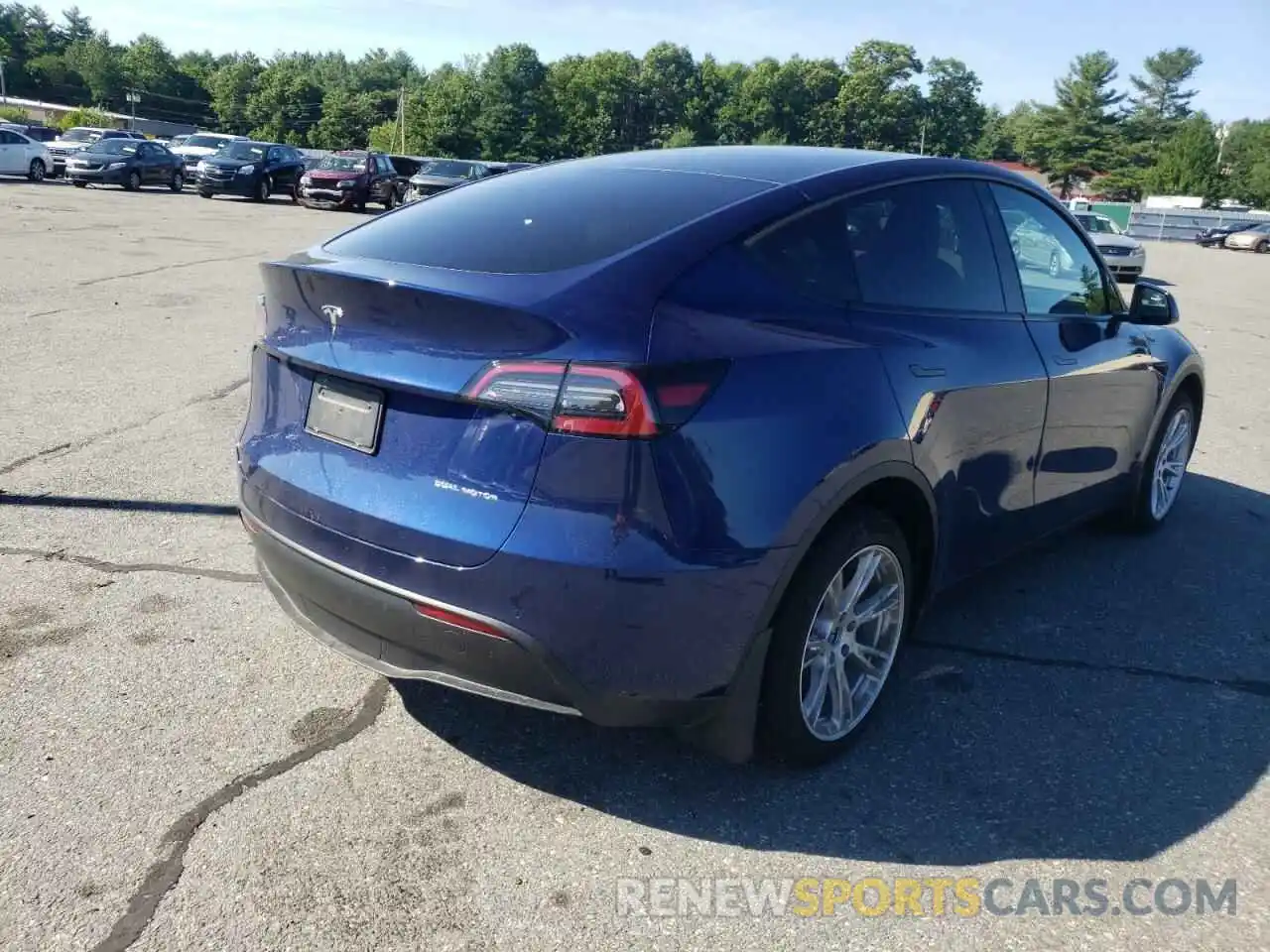 4 Photograph of a damaged car 7SAYGAEE1NF312963 TESLA MODEL Y 2022