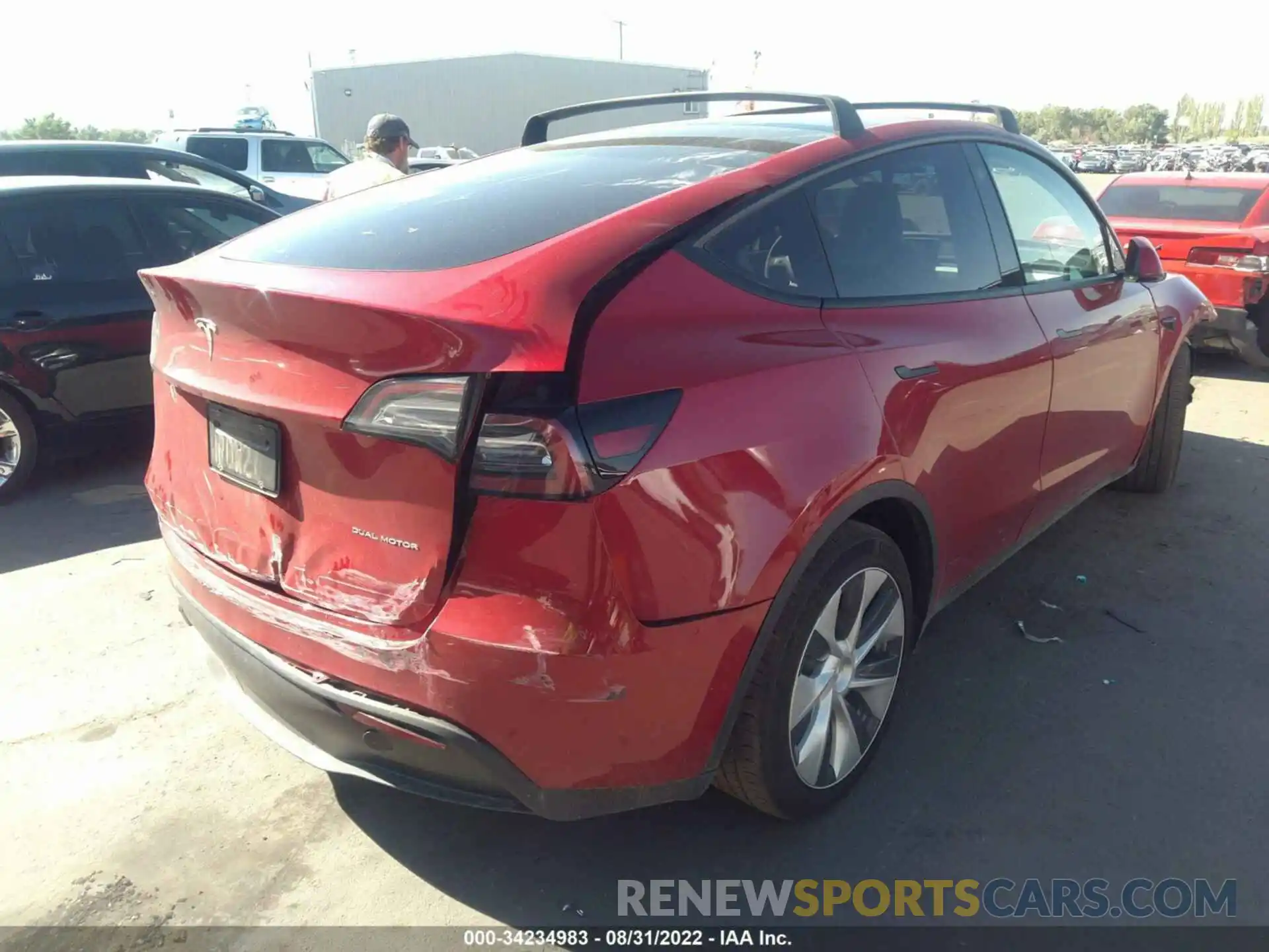 4 Photograph of a damaged car 7SAYGAEE1NF340004 TESLA MODEL Y 2022