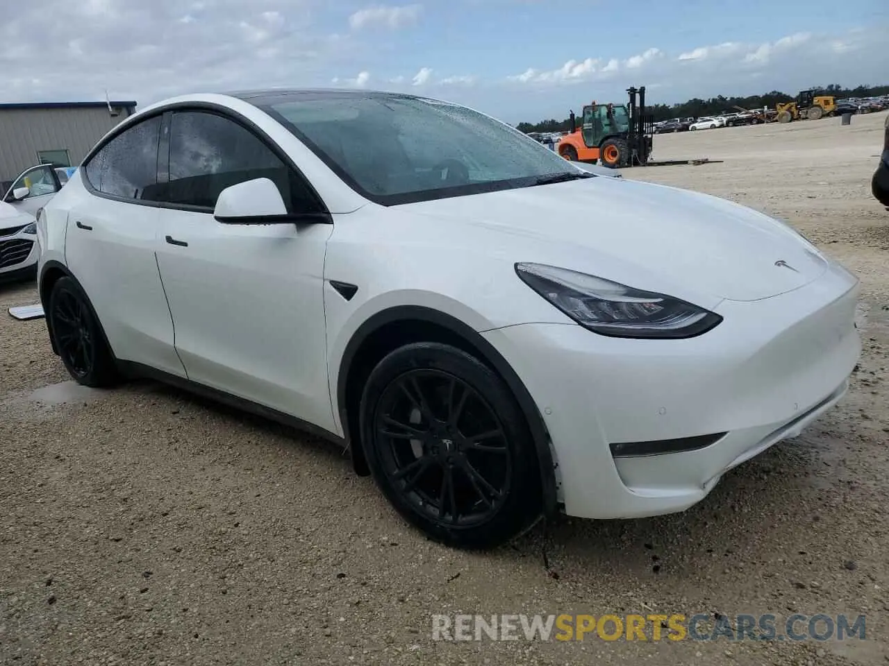 4 Photograph of a damaged car 7SAYGAEE1NF359510 TESLA MODEL Y 2022