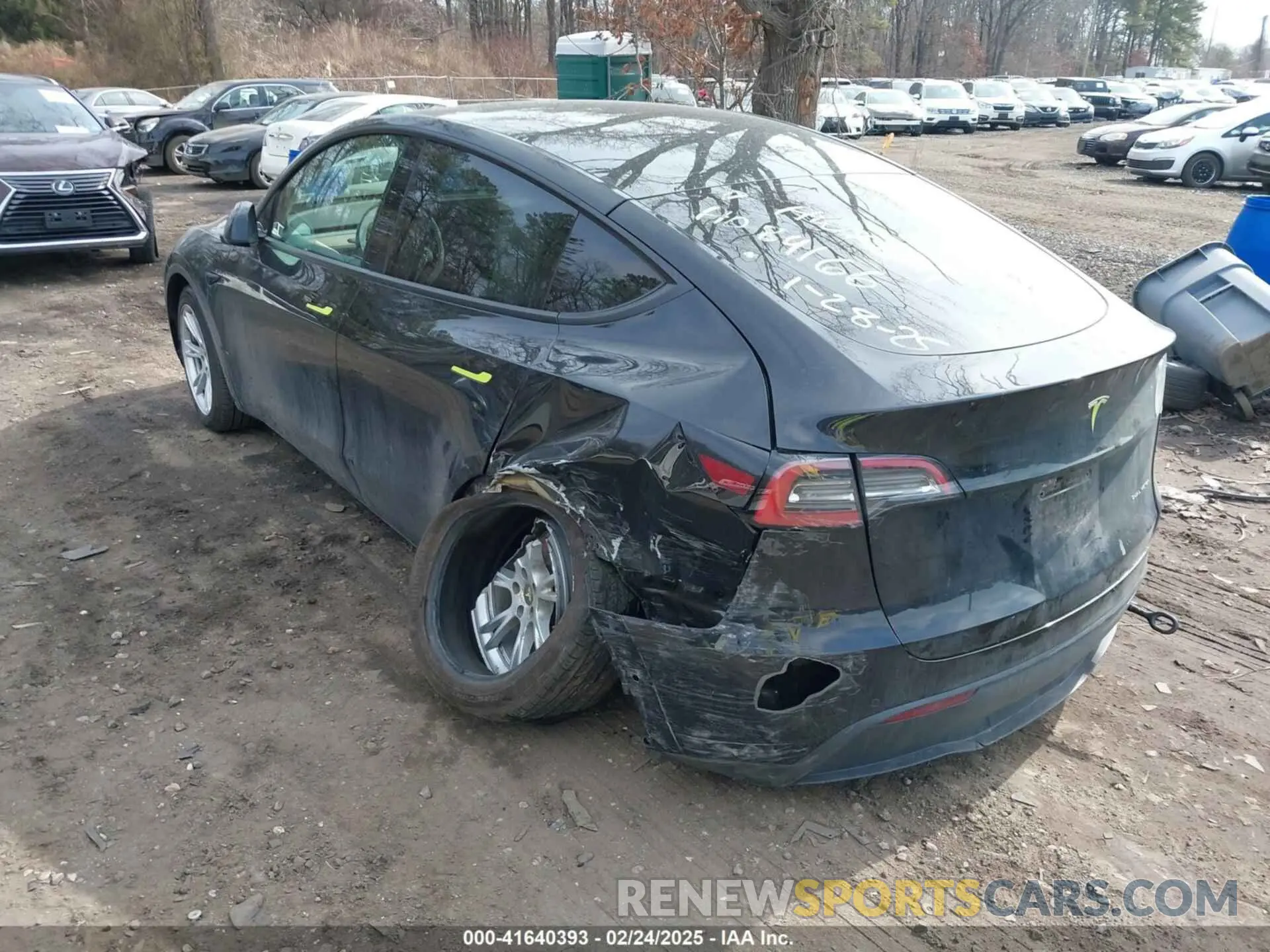 6 Photograph of a damaged car 7SAYGAEE1NF364514 TESLA MODEL Y 2022