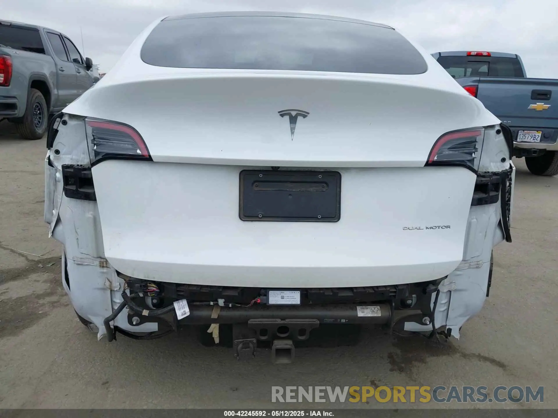 20 Photograph of a damaged car 7SAYGAEE1NF402341 TESLA MODEL Y 2022