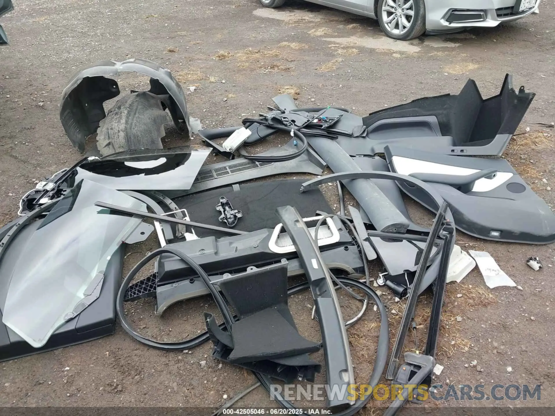 12 Photograph of a damaged car 7SAYGAEE1NF467562 TESLA MODEL Y 2022