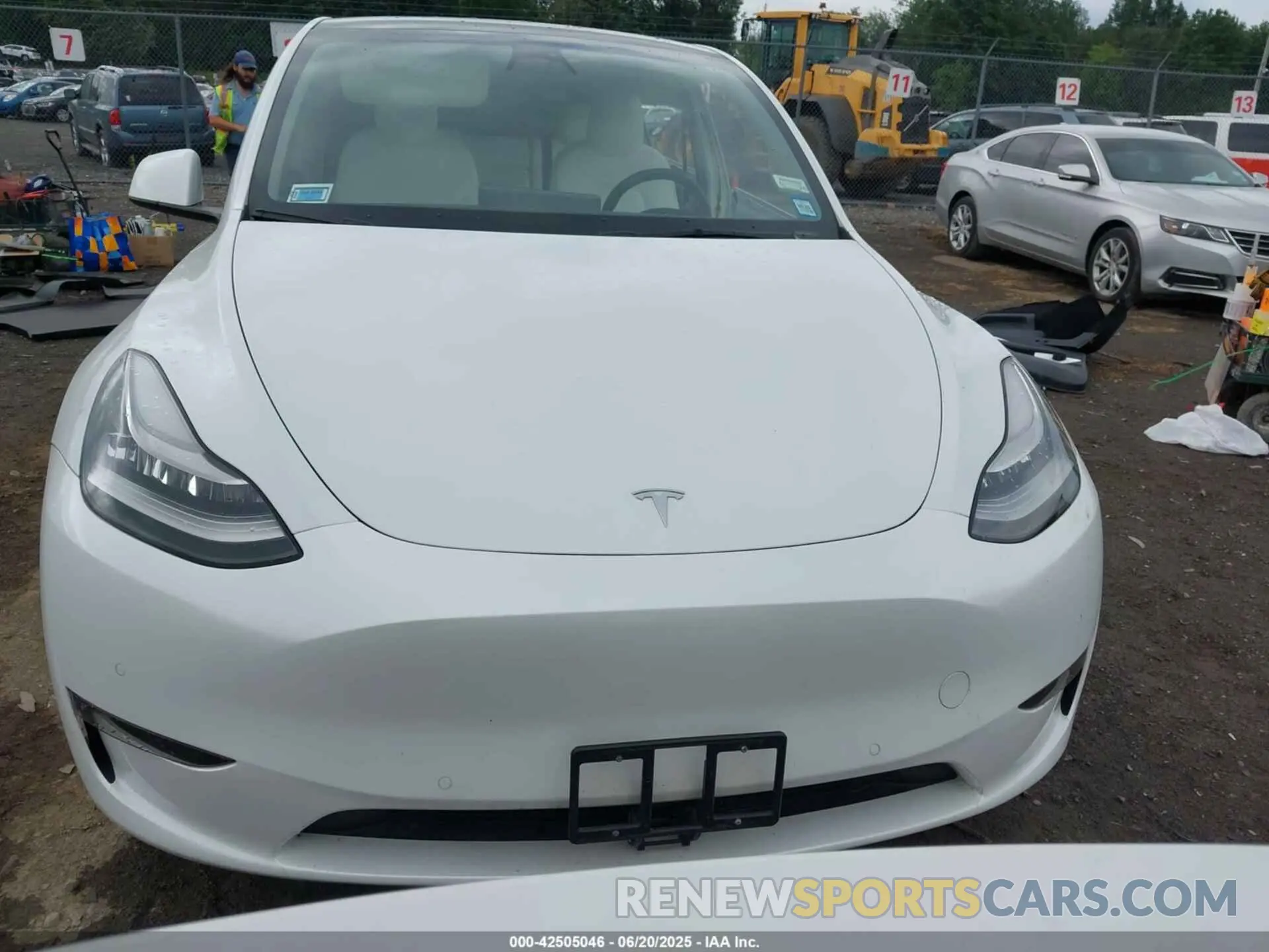 13 Photograph of a damaged car 7SAYGAEE1NF467562 TESLA MODEL Y 2022