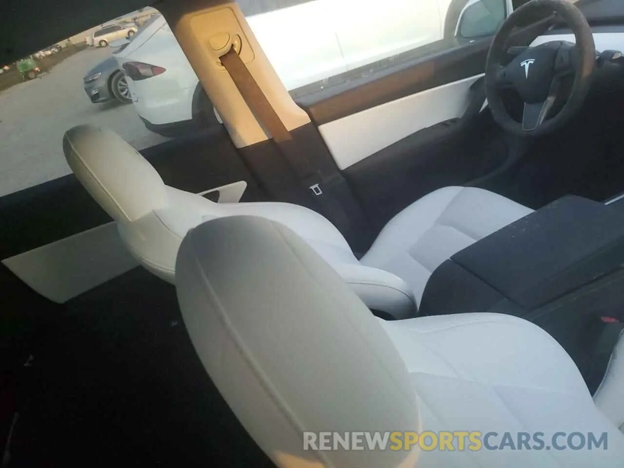 8 Photograph of a damaged car 7SAYGAEE1NF468064 TESLA MODEL Y 2022