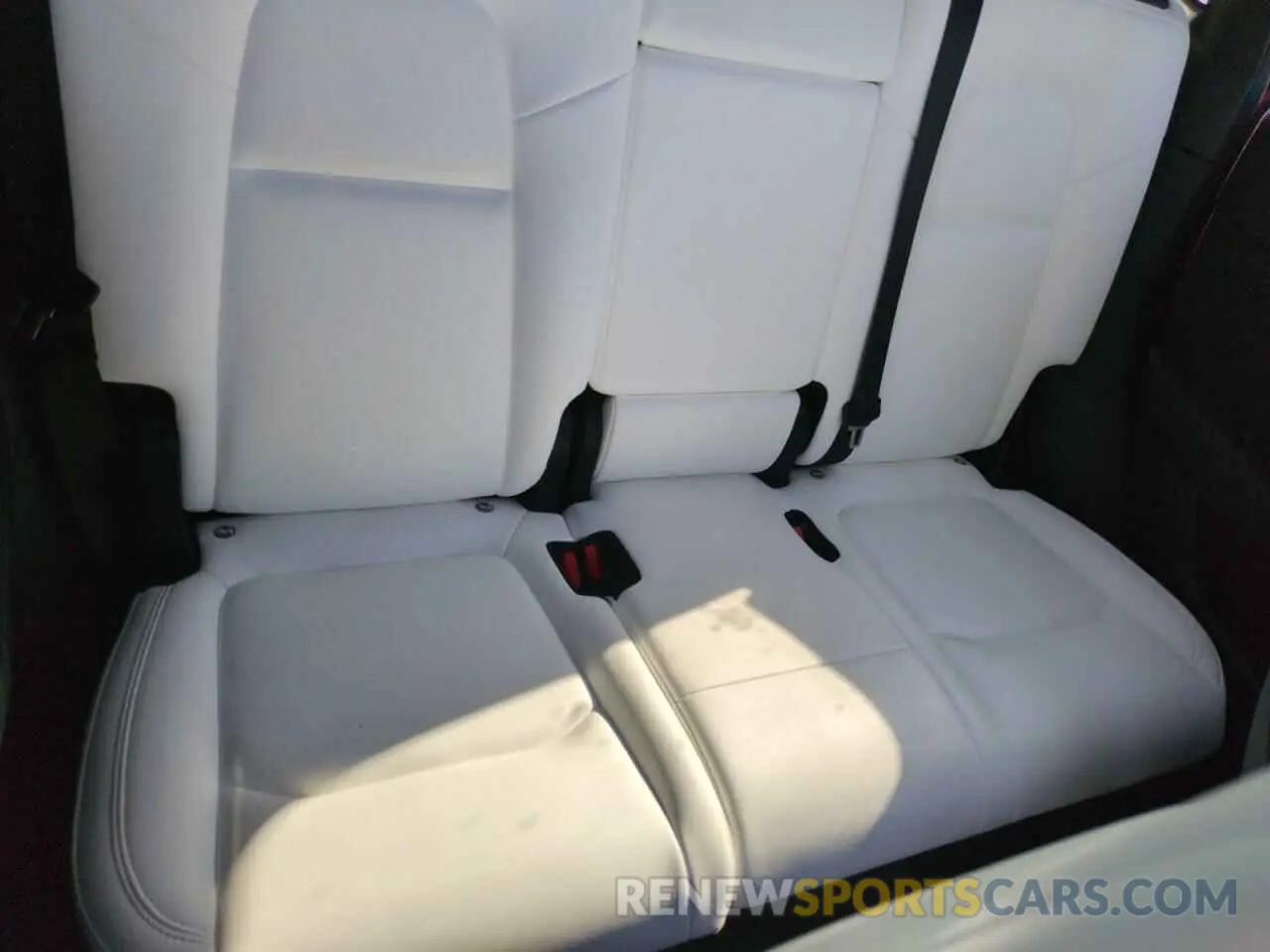 11 Photograph of a damaged car 7SAYGAEE1NF538081 TESLA MODEL Y 2022