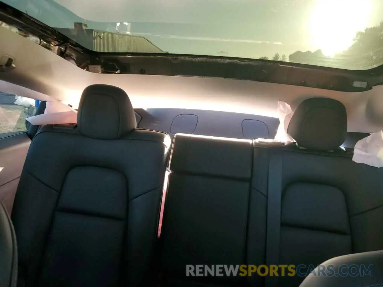 10 Photograph of a damaged car 7SAYGAEE1NF562042 TESLA MODEL Y 2022