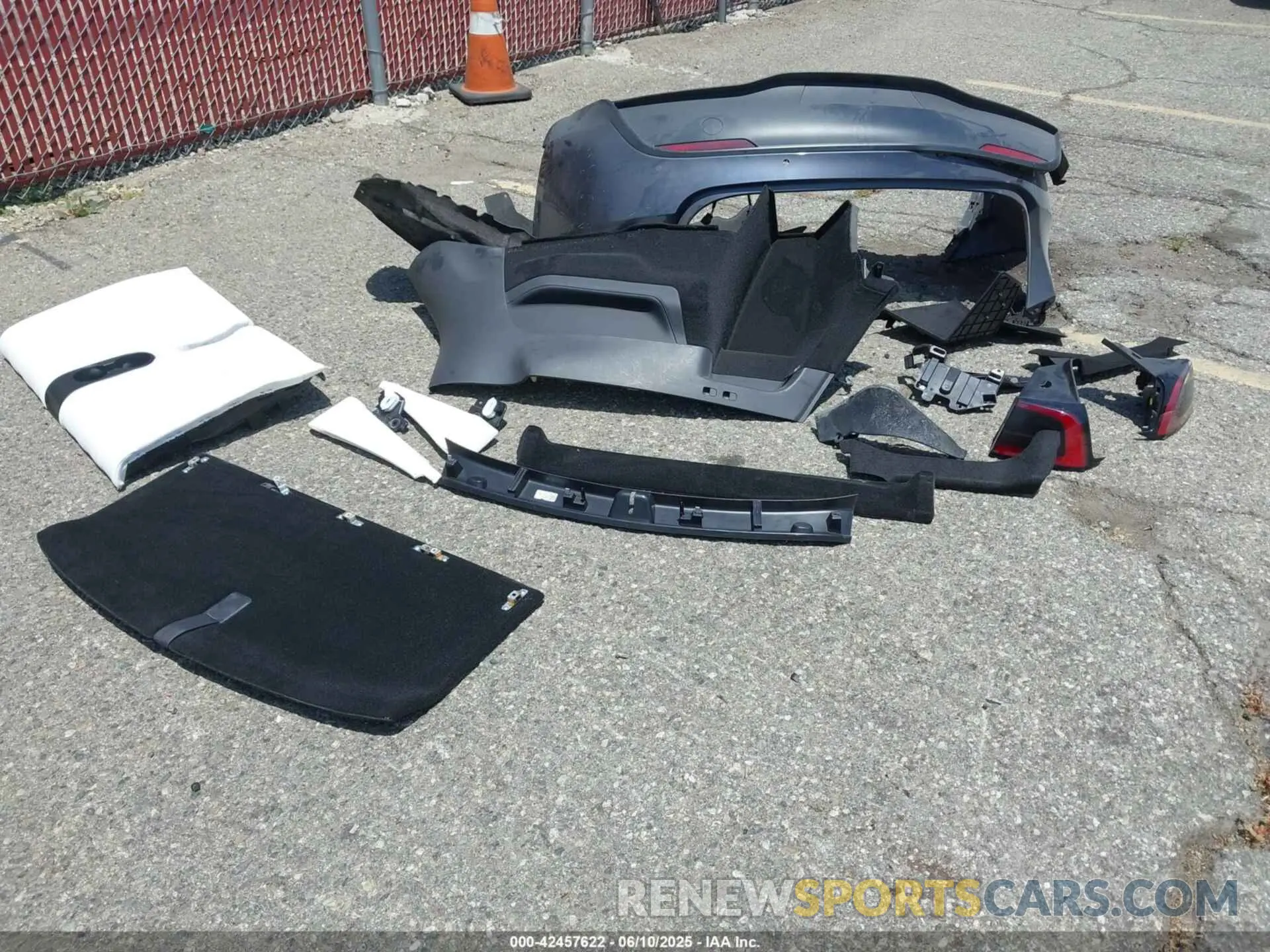 12 Photograph of a damaged car 7SAYGAEE2NF358401 TESLA MODEL Y 2022
