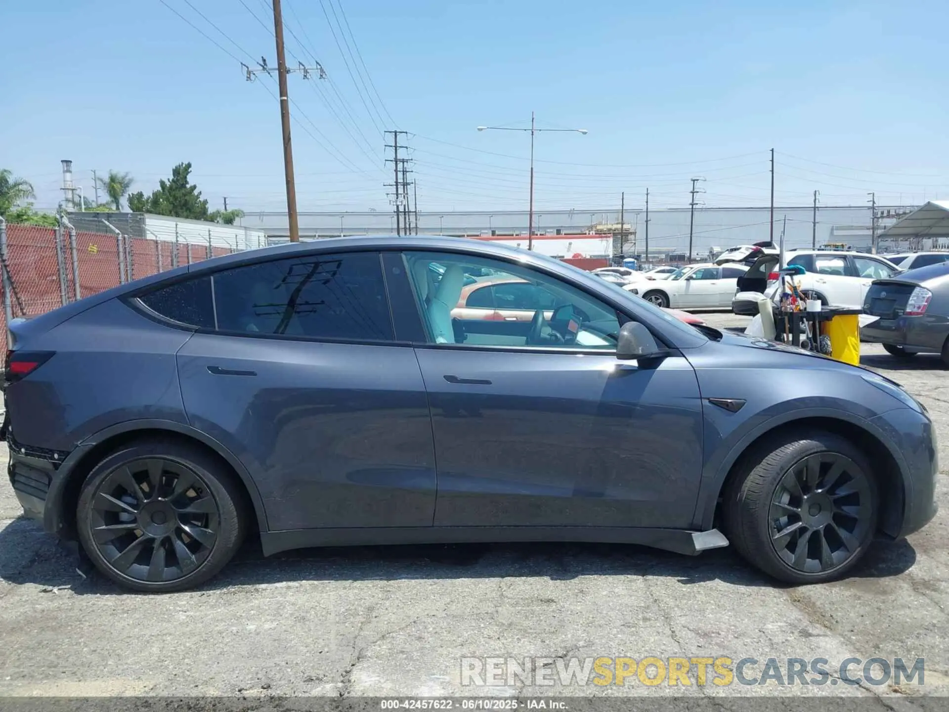 14 Photograph of a damaged car 7SAYGAEE2NF358401 TESLA MODEL Y 2022