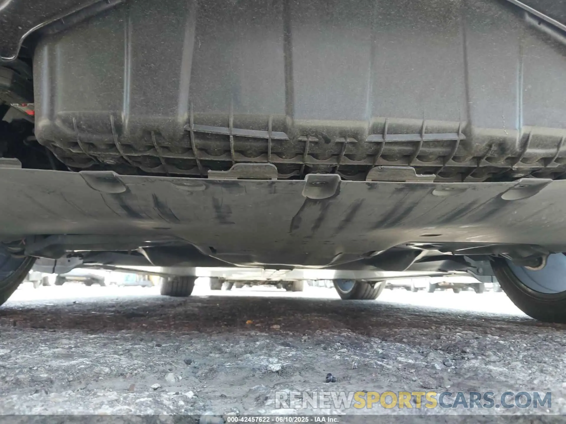 24 Photograph of a damaged car 7SAYGAEE2NF358401 TESLA MODEL Y 2022
