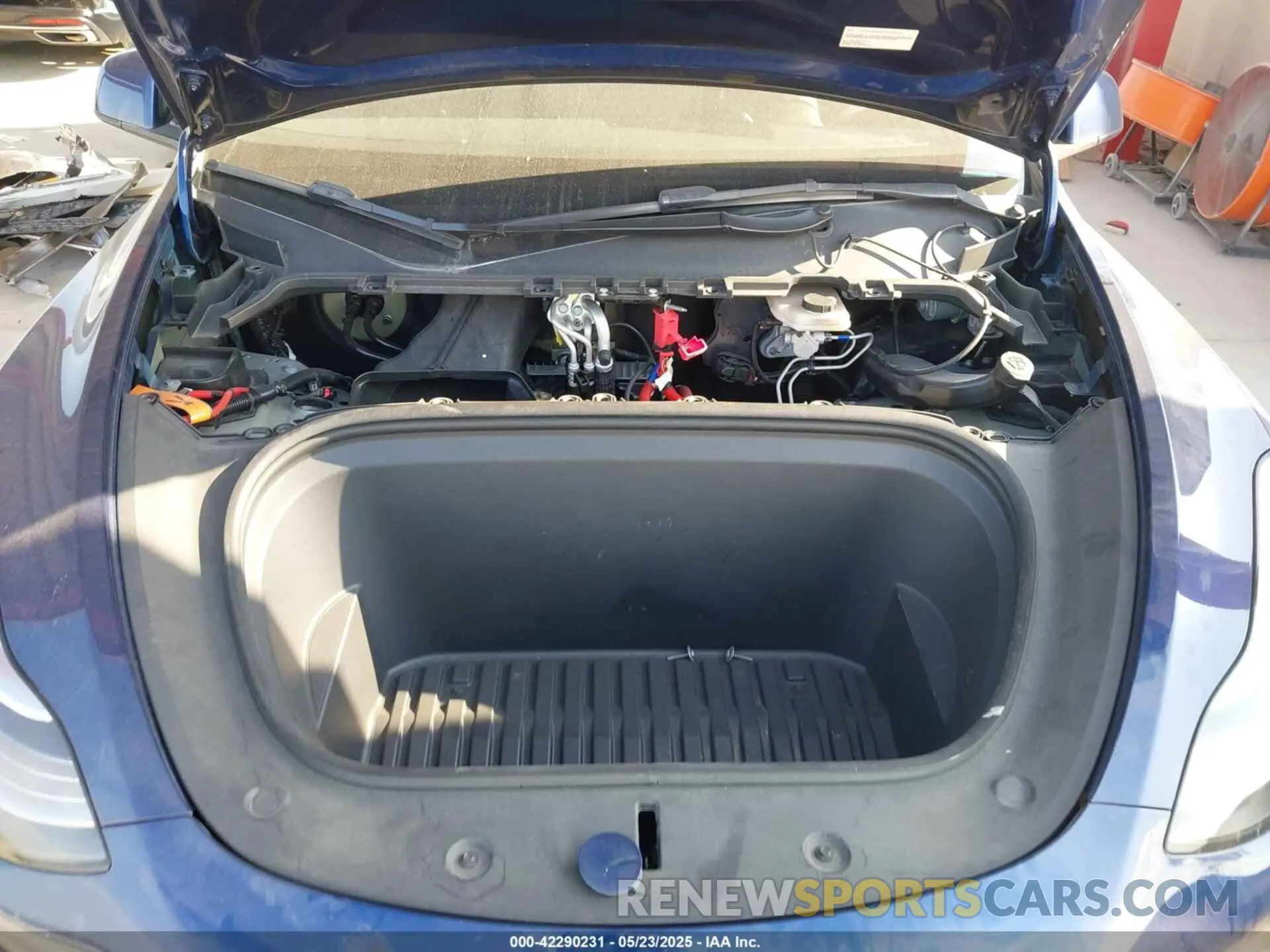 10 Photograph of a damaged car 7SAYGAEE2NF364733 TESLA MODEL Y 2022