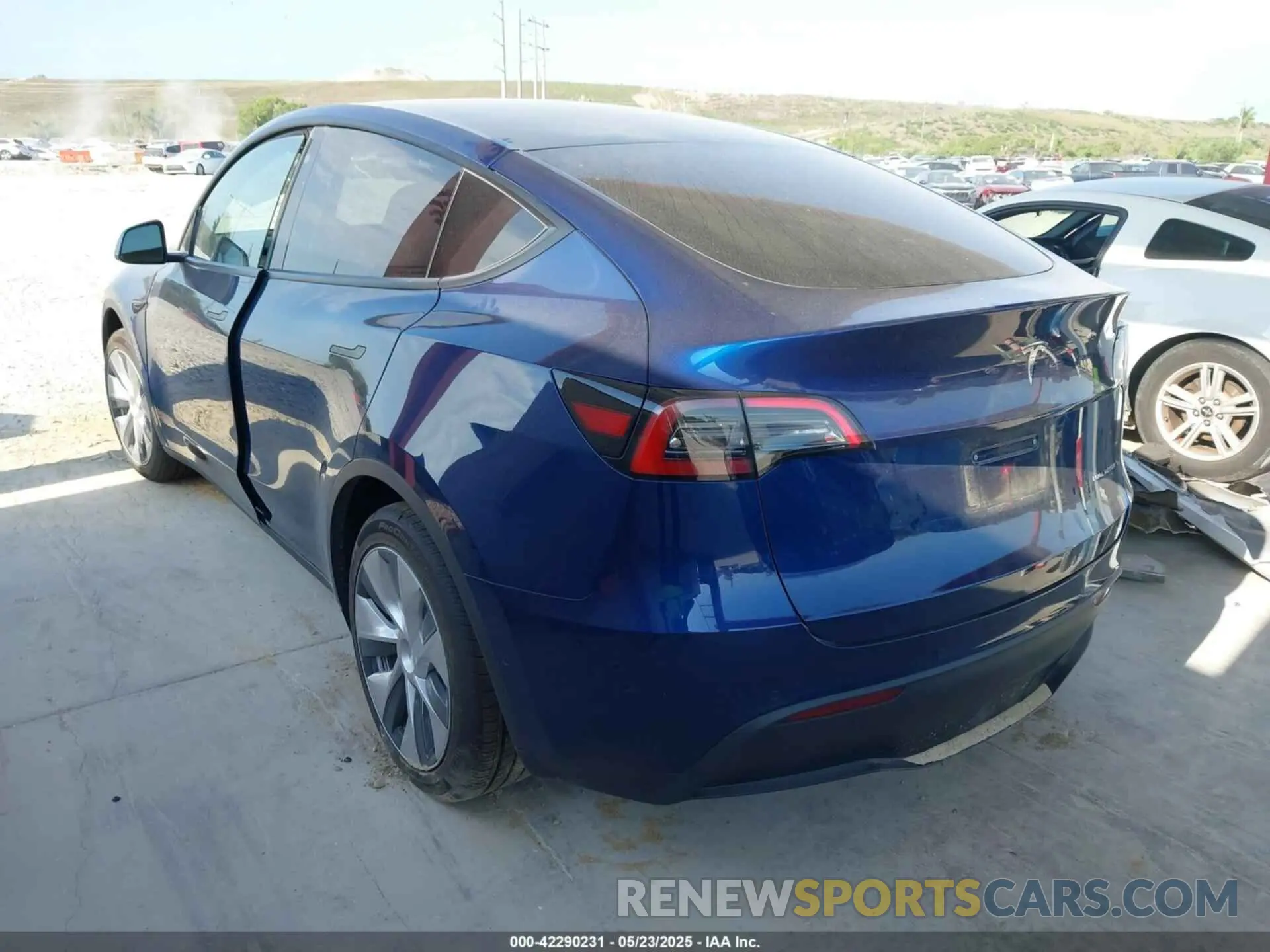 3 Photograph of a damaged car 7SAYGAEE2NF364733 TESLA MODEL Y 2022