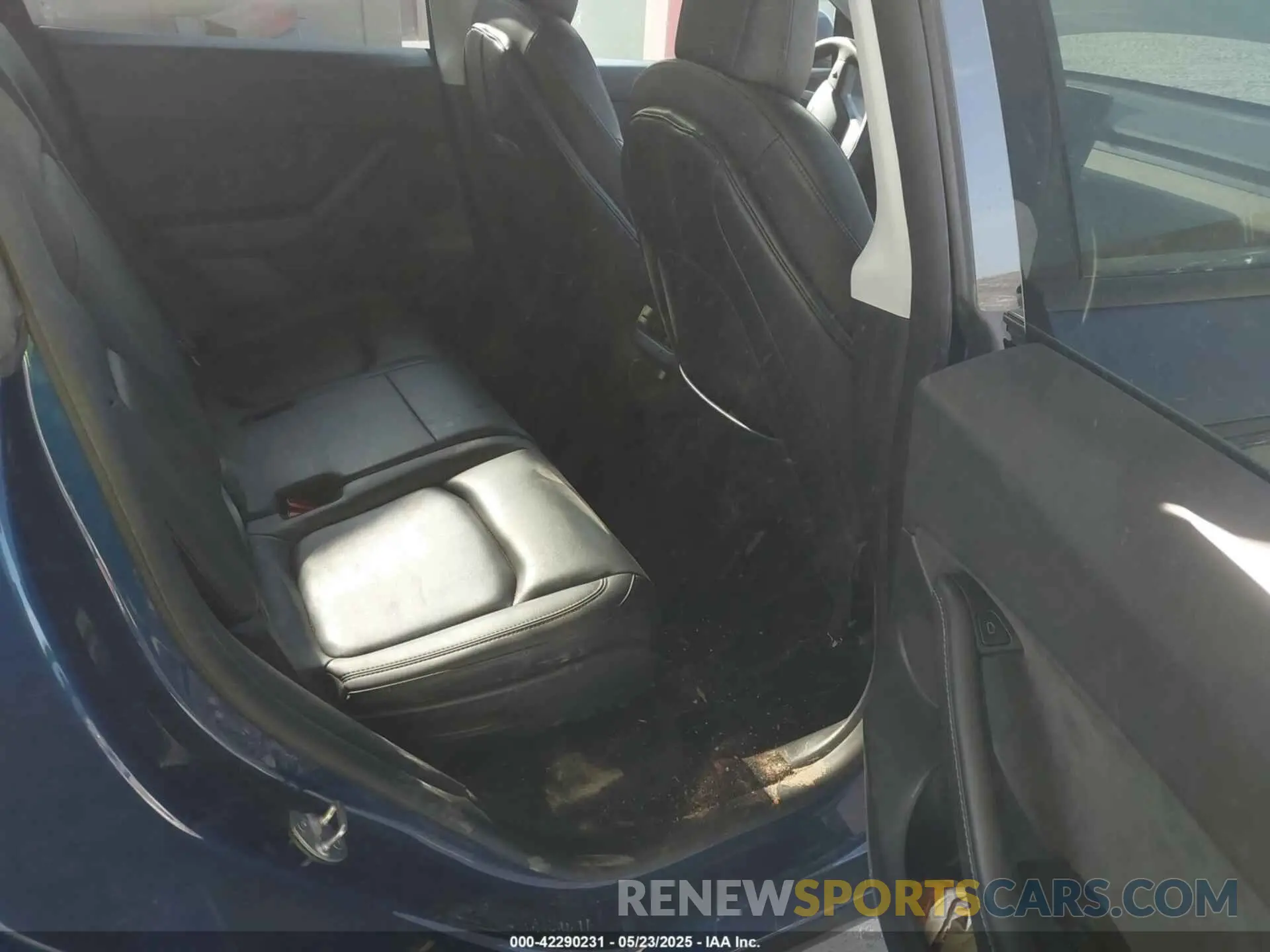 8 Photograph of a damaged car 7SAYGAEE2NF364733 TESLA MODEL Y 2022