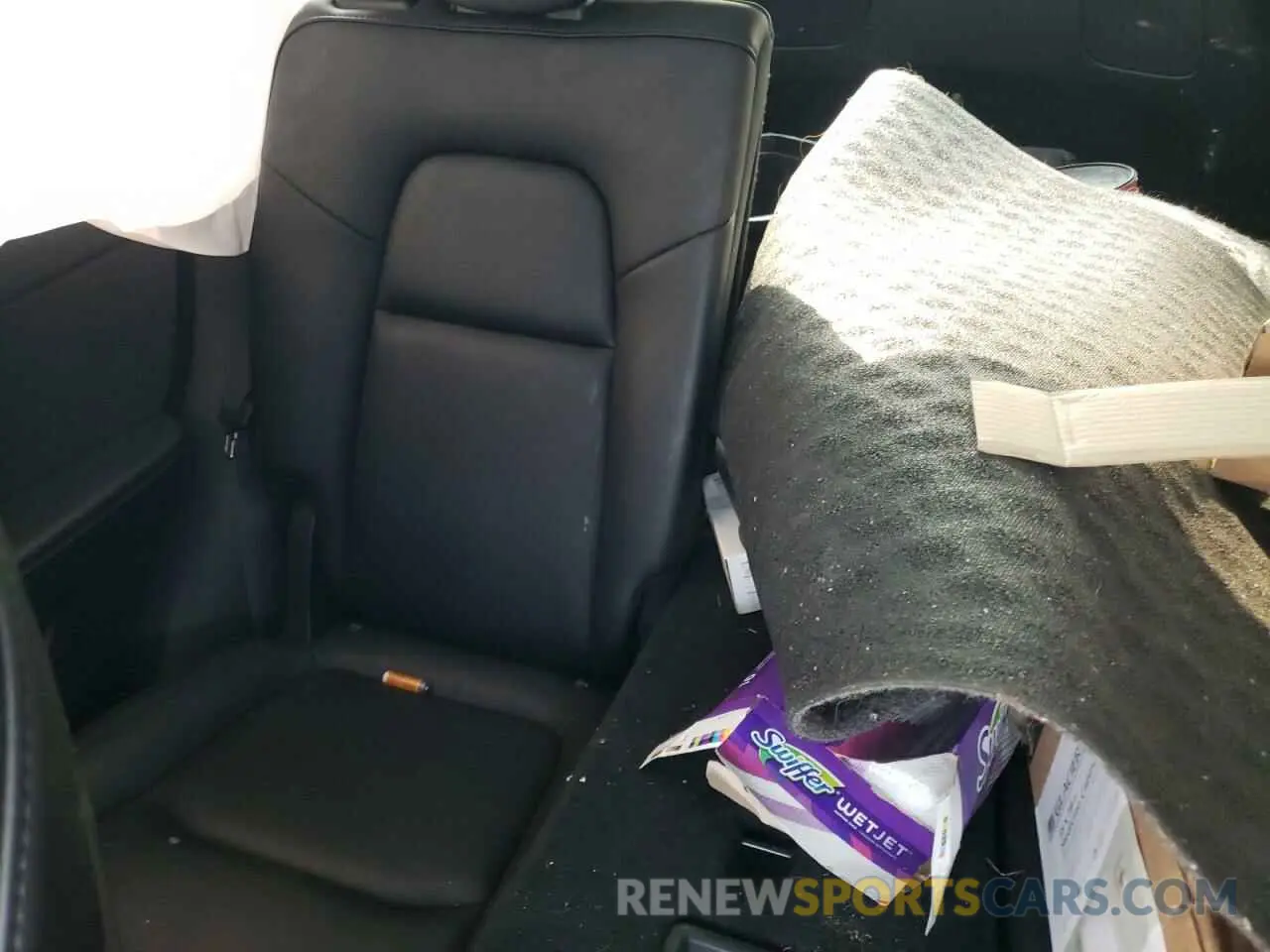 10 Photograph of a damaged car 7SAYGAEE2NF383055 TESLA MODEL Y 2022