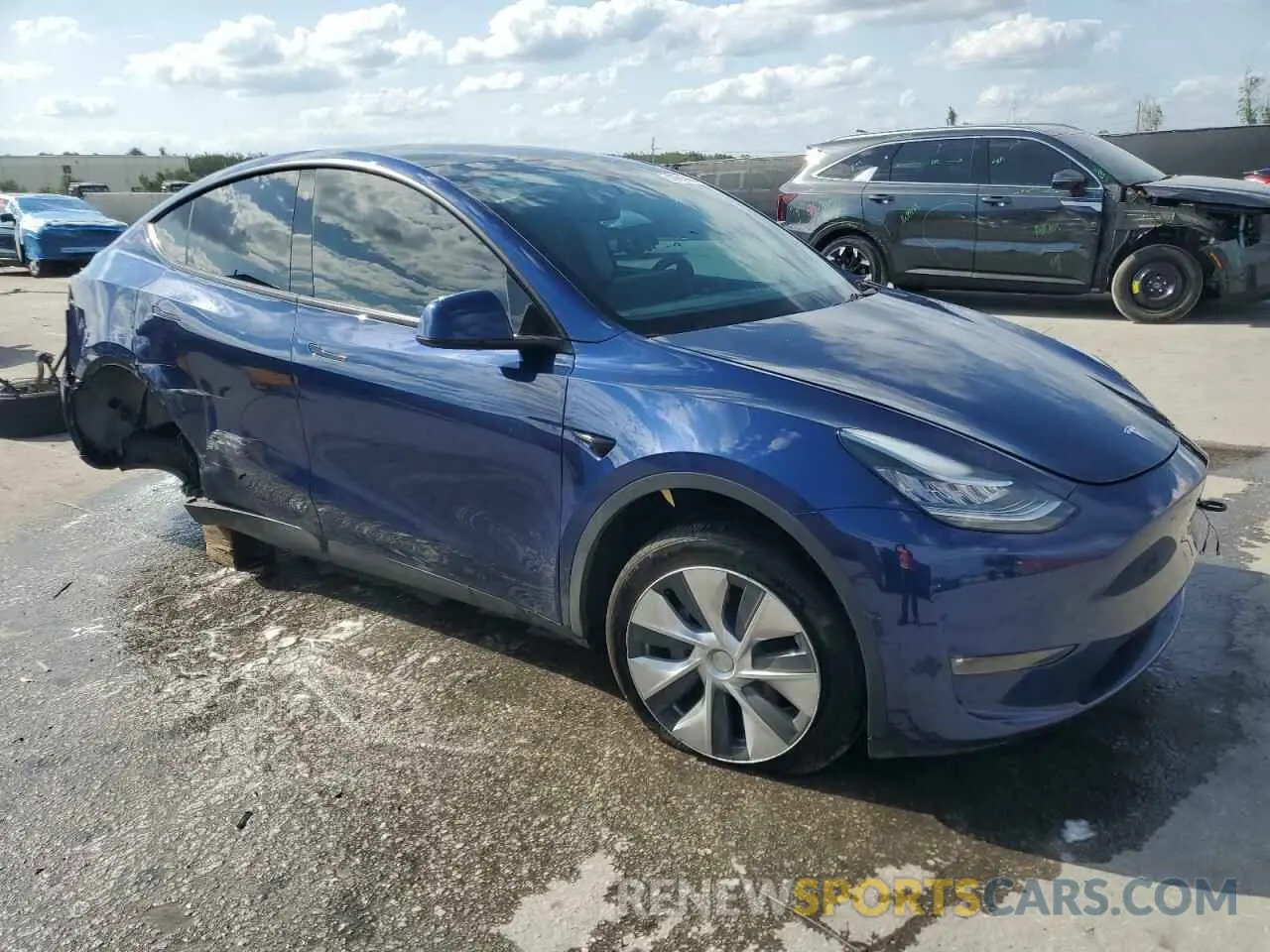 4 Photograph of a damaged car 7SAYGAEE2NF390507 TESLA MODEL Y 2022