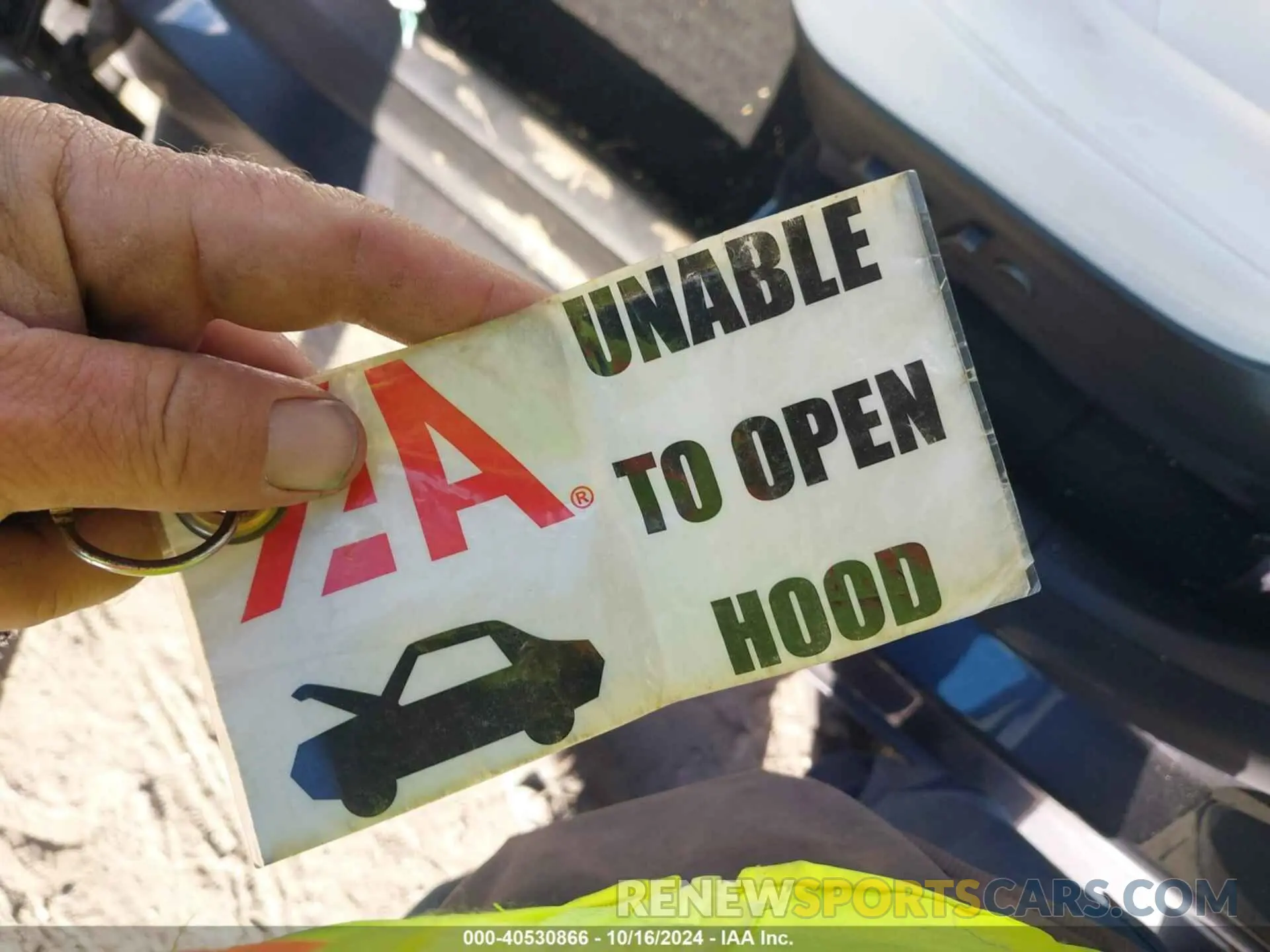 10 Photograph of a damaged car 7SAYGAEE2NF472818 TESLA MODEL Y 2022