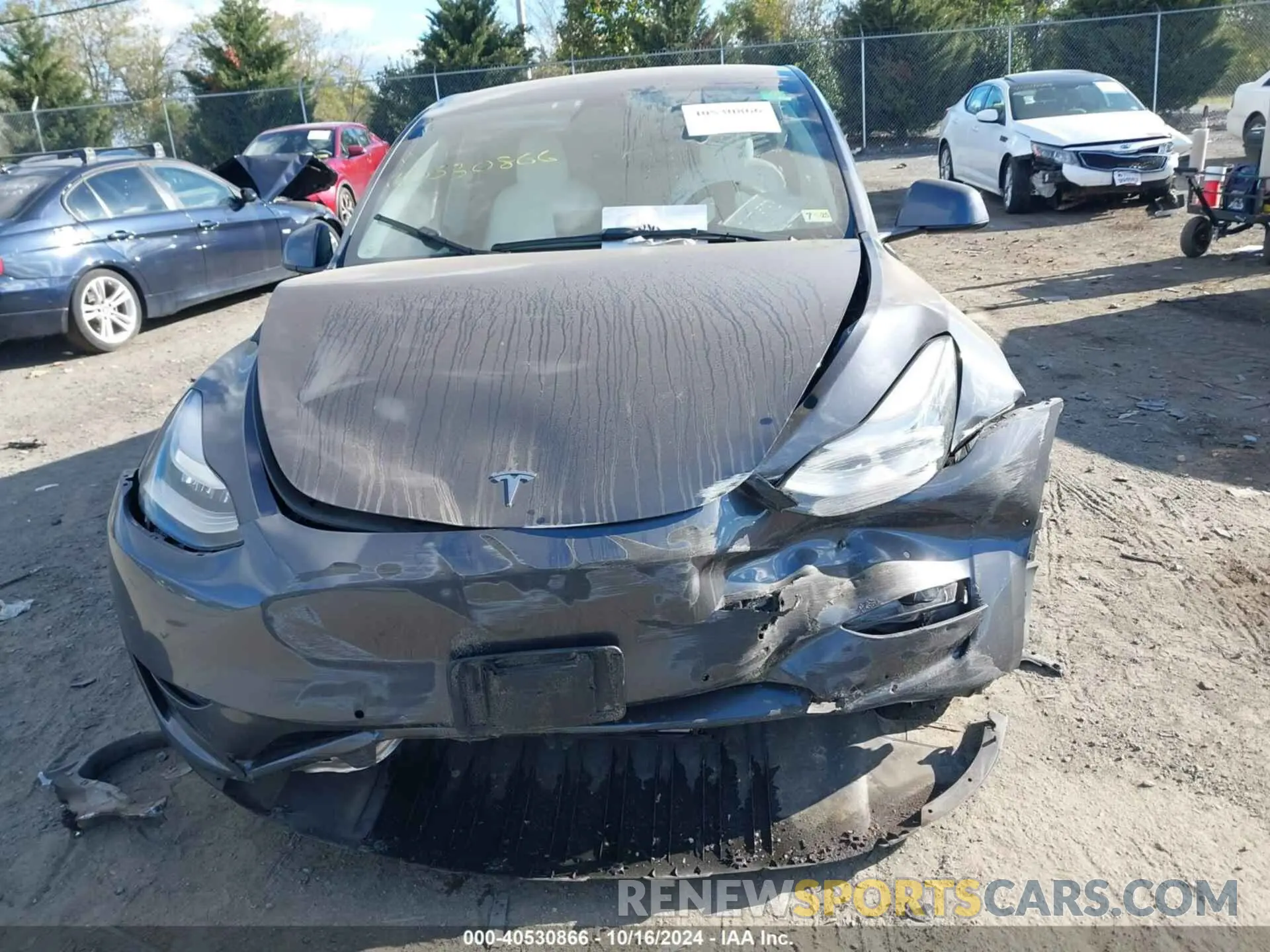 11 Photograph of a damaged car 7SAYGAEE2NF472818 TESLA MODEL Y 2022