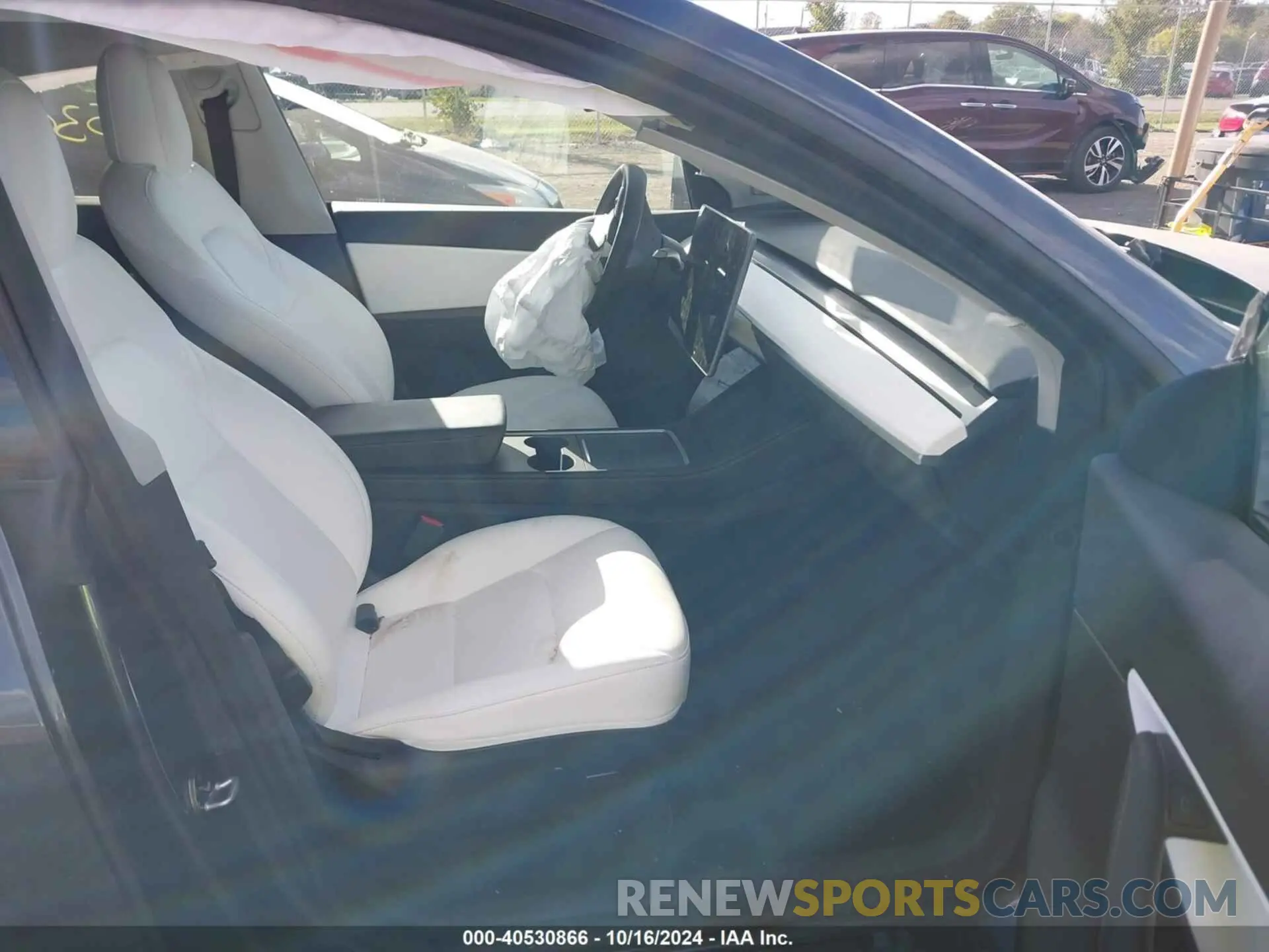 5 Photograph of a damaged car 7SAYGAEE2NF472818 TESLA MODEL Y 2022