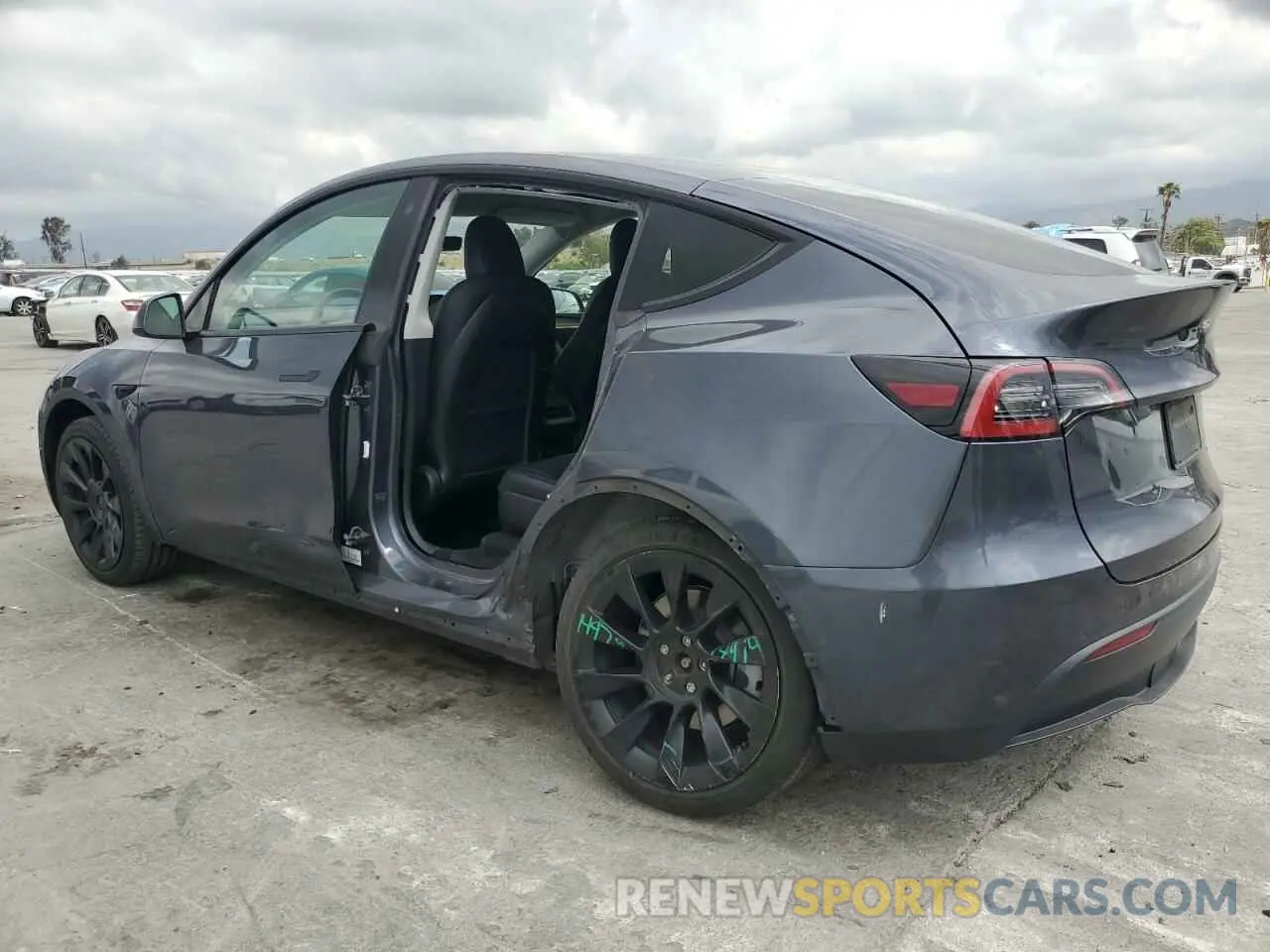 2 Photograph of a damaged car 7SAYGAEE2NF516946 TESLA MODEL Y 2022