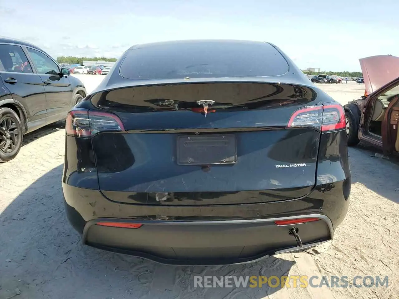 6 Photograph of a damaged car 7SAYGAEE2NF524271 TESLA MODEL Y 2022