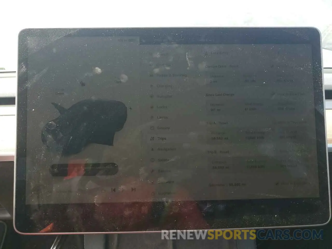 9 Photograph of a damaged car 7SAYGAEE2NF524271 TESLA MODEL Y 2022