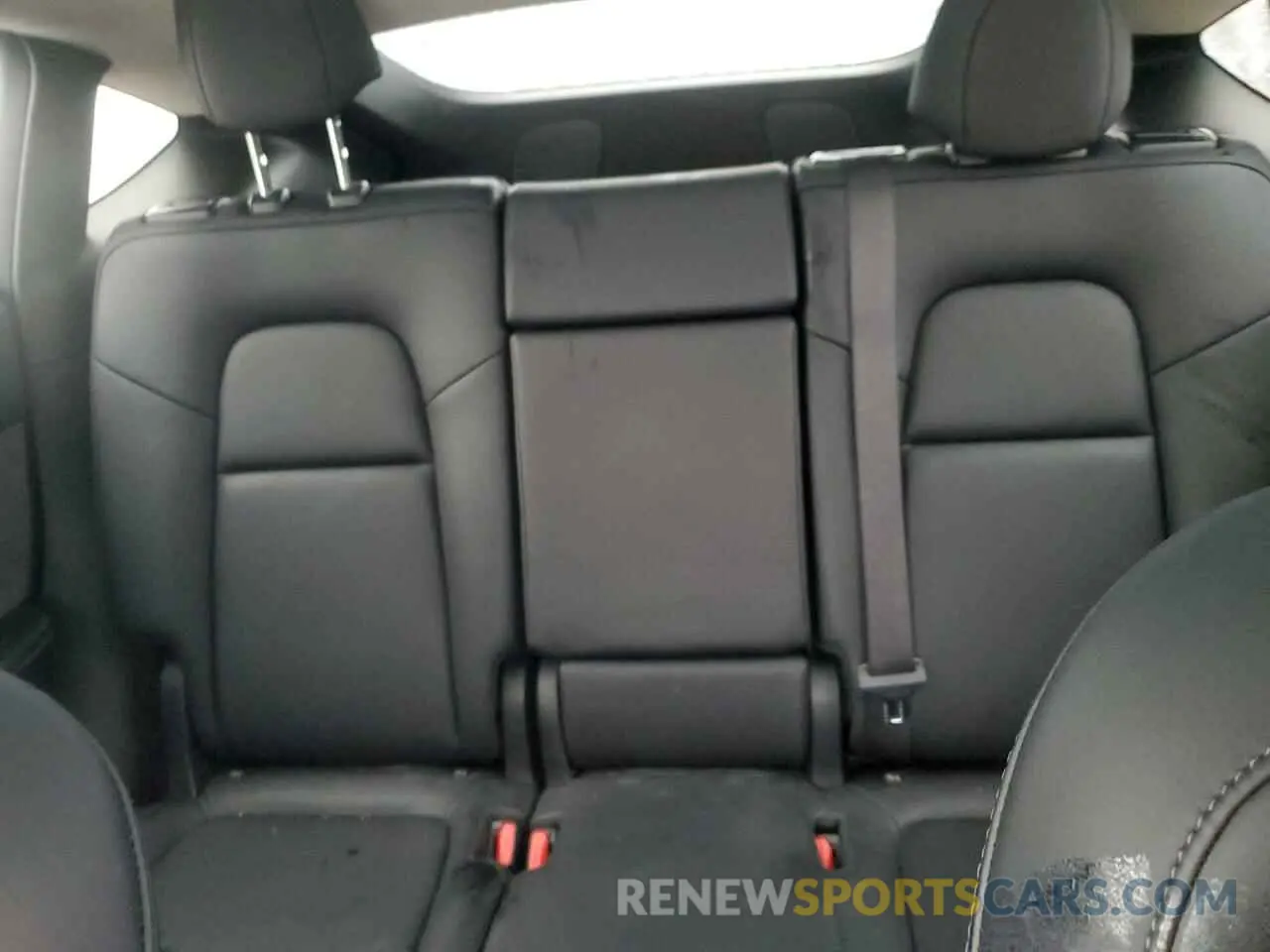 10 Photograph of a damaged car 7SAYGAEE2NF554371 TESLA MODEL Y 2022