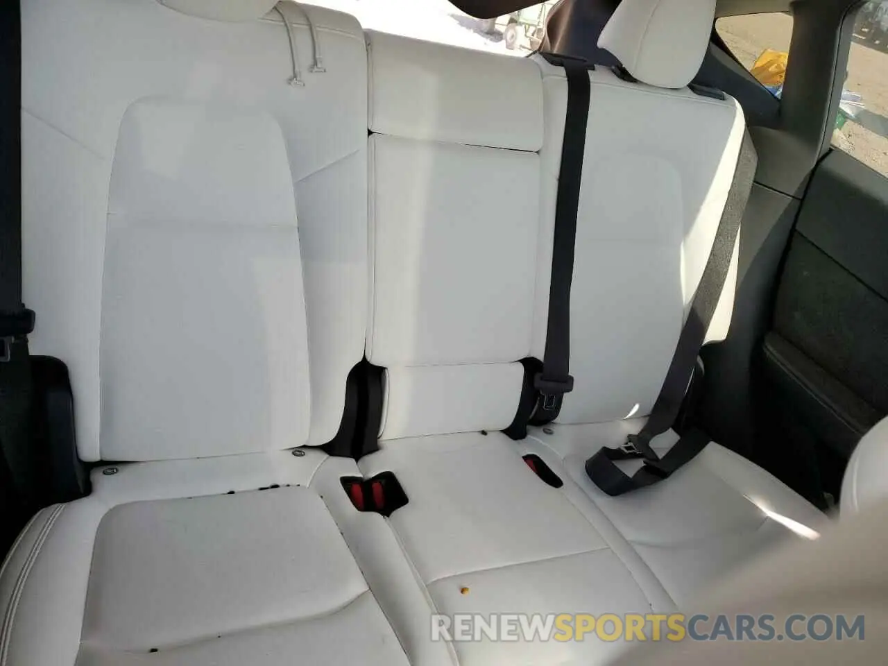 10 Photograph of a damaged car 7SAYGAEE2NF561515 TESLA MODEL Y 2022