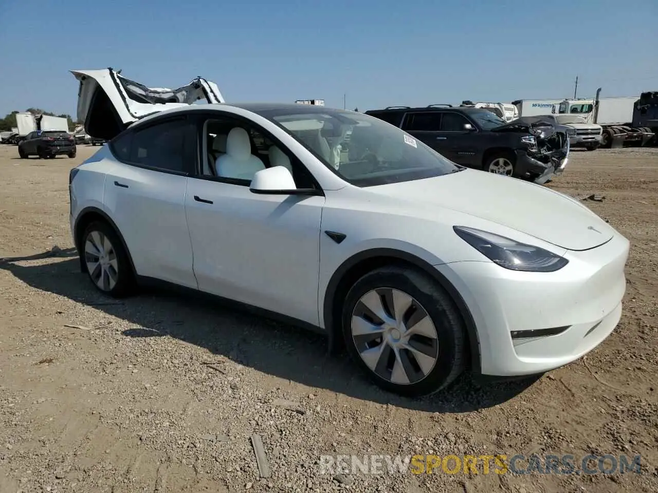4 Photograph of a damaged car 7SAYGAEE2NF561515 TESLA MODEL Y 2022