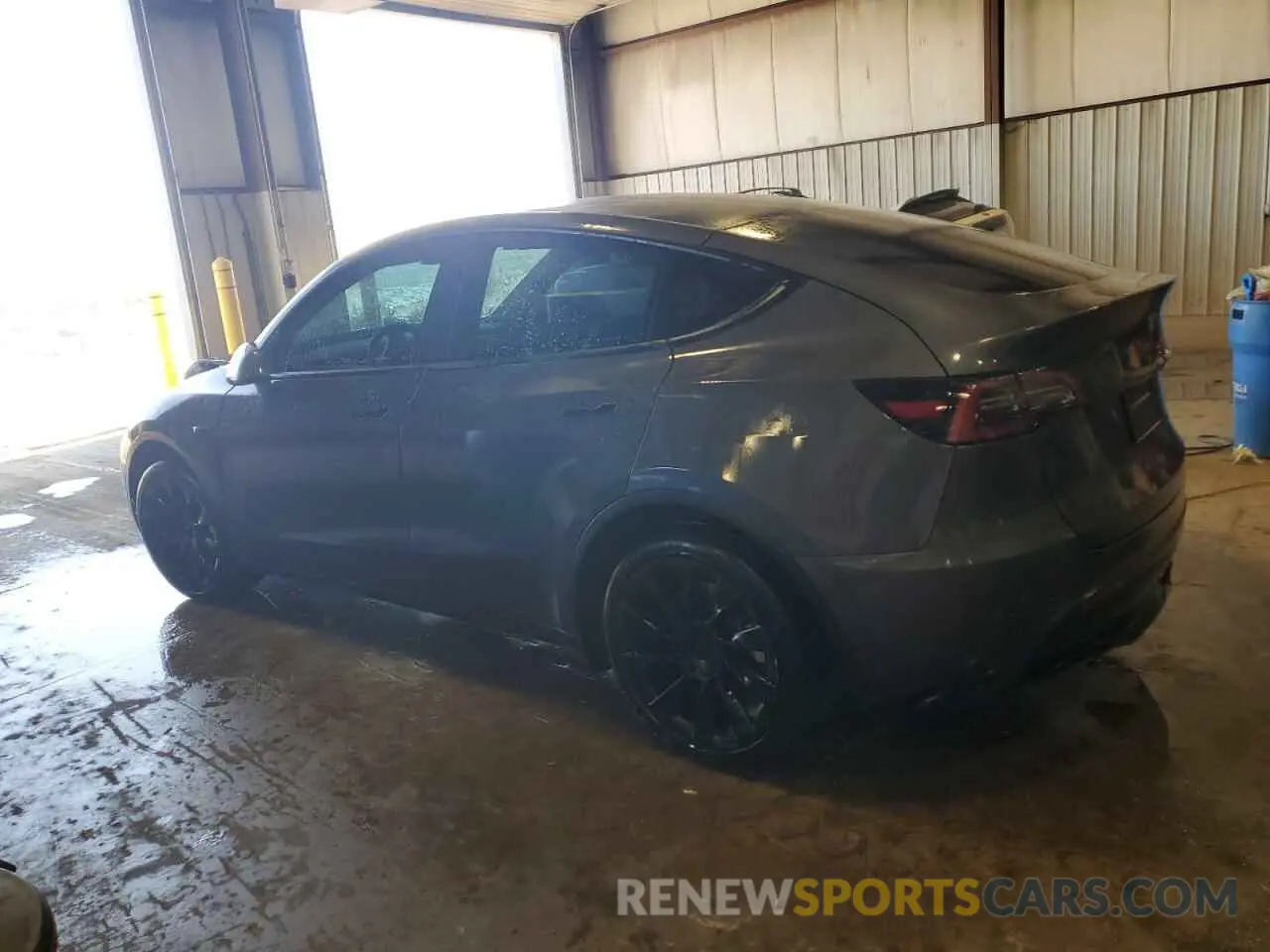 2 Photograph of a damaged car 7SAYGAEE2NF573843 TESLA MODEL Y 2022