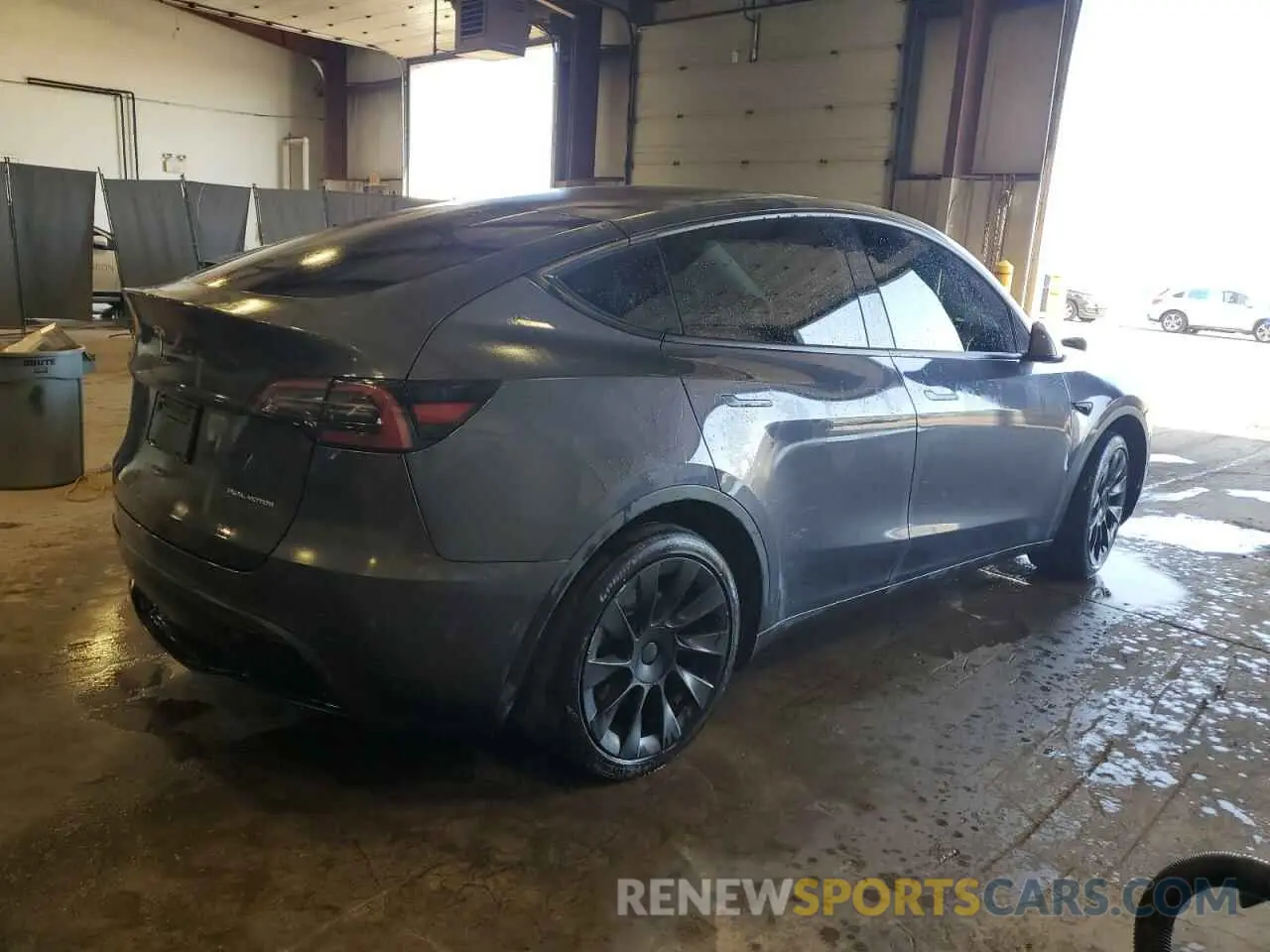 3 Photograph of a damaged car 7SAYGAEE2NF573843 TESLA MODEL Y 2022
