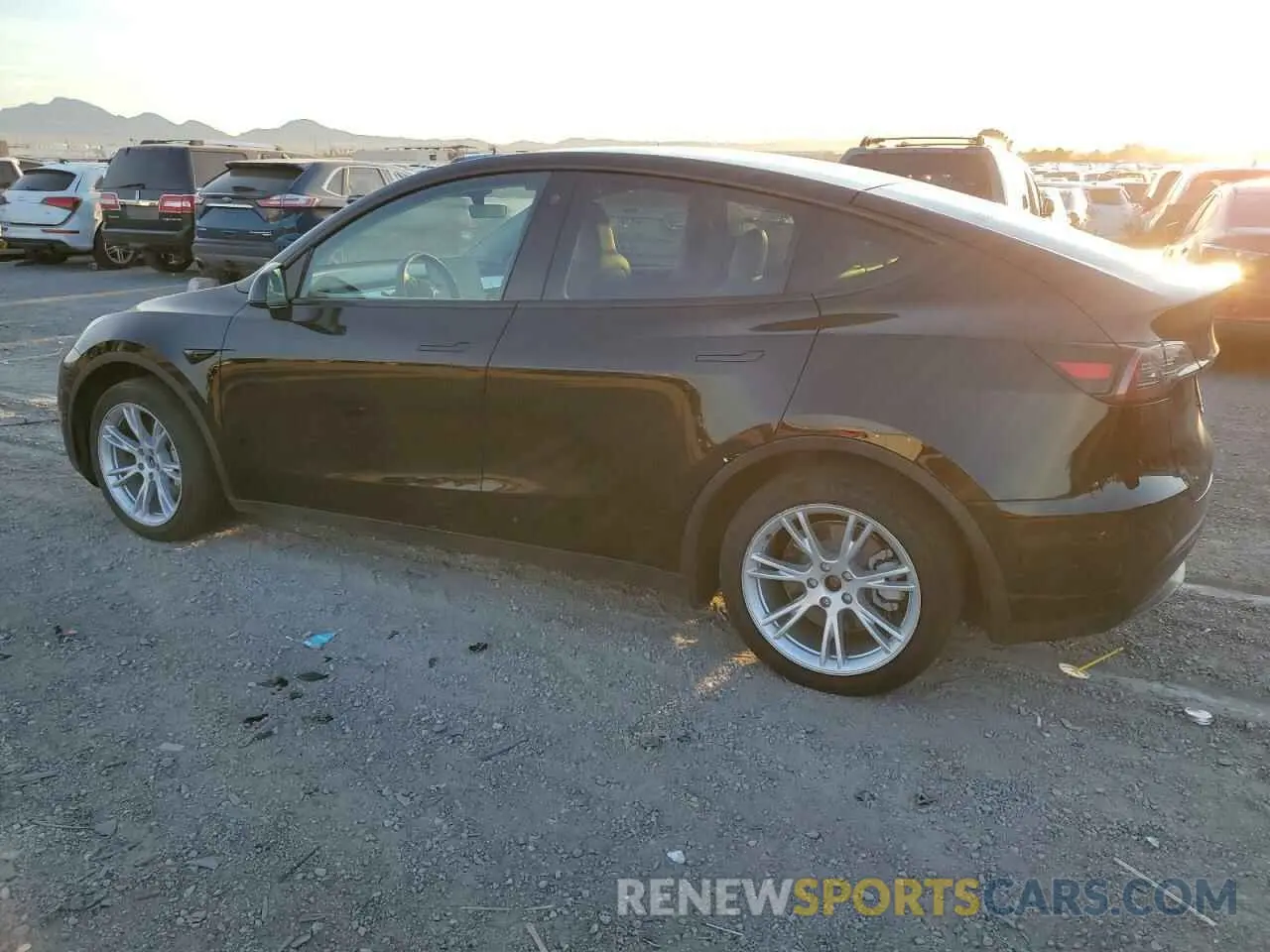 2 Photograph of a damaged car 7SAYGAEE3NF542388 TESLA MODEL Y 2022
