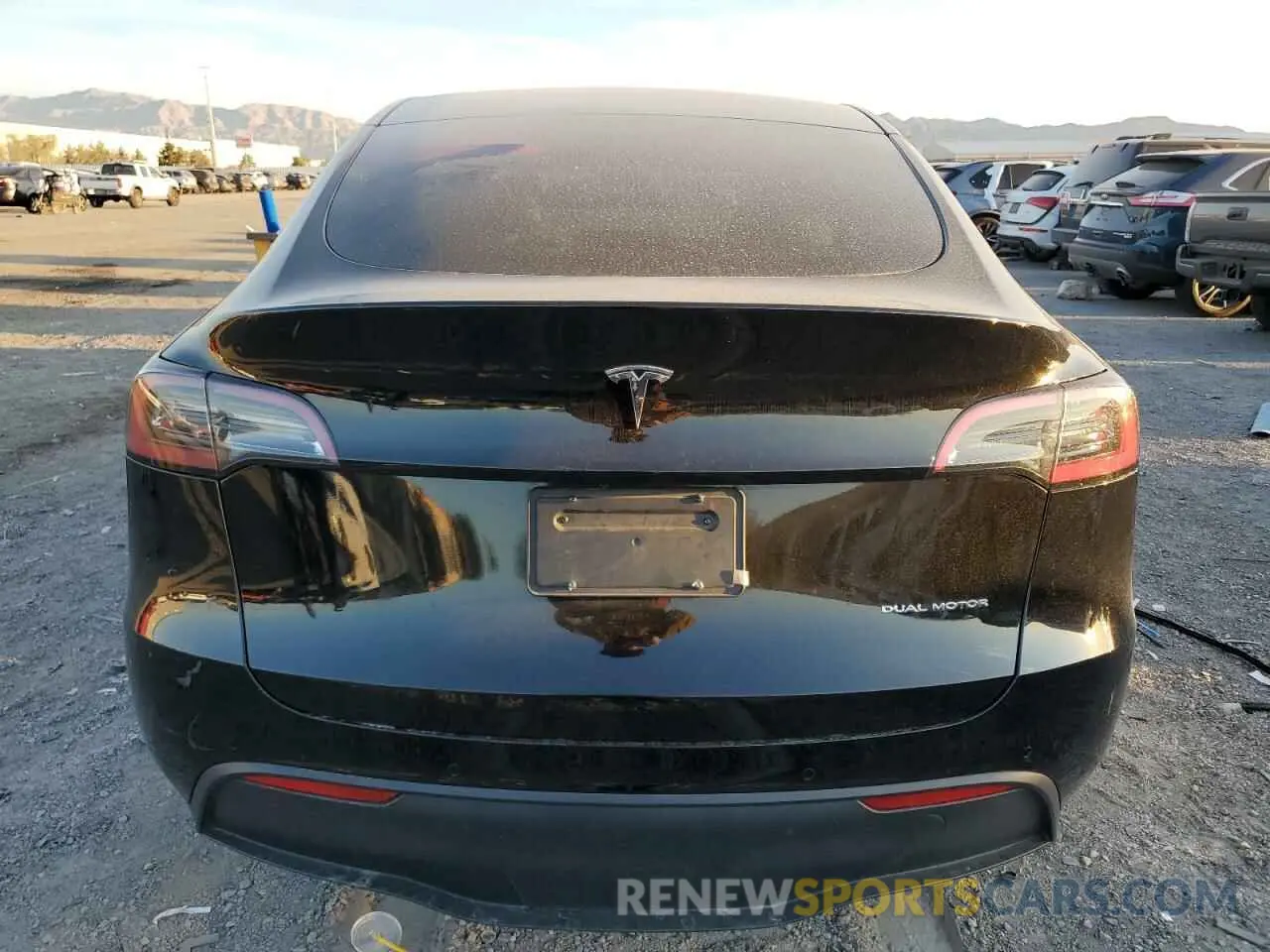 6 Photograph of a damaged car 7SAYGAEE3NF542388 TESLA MODEL Y 2022