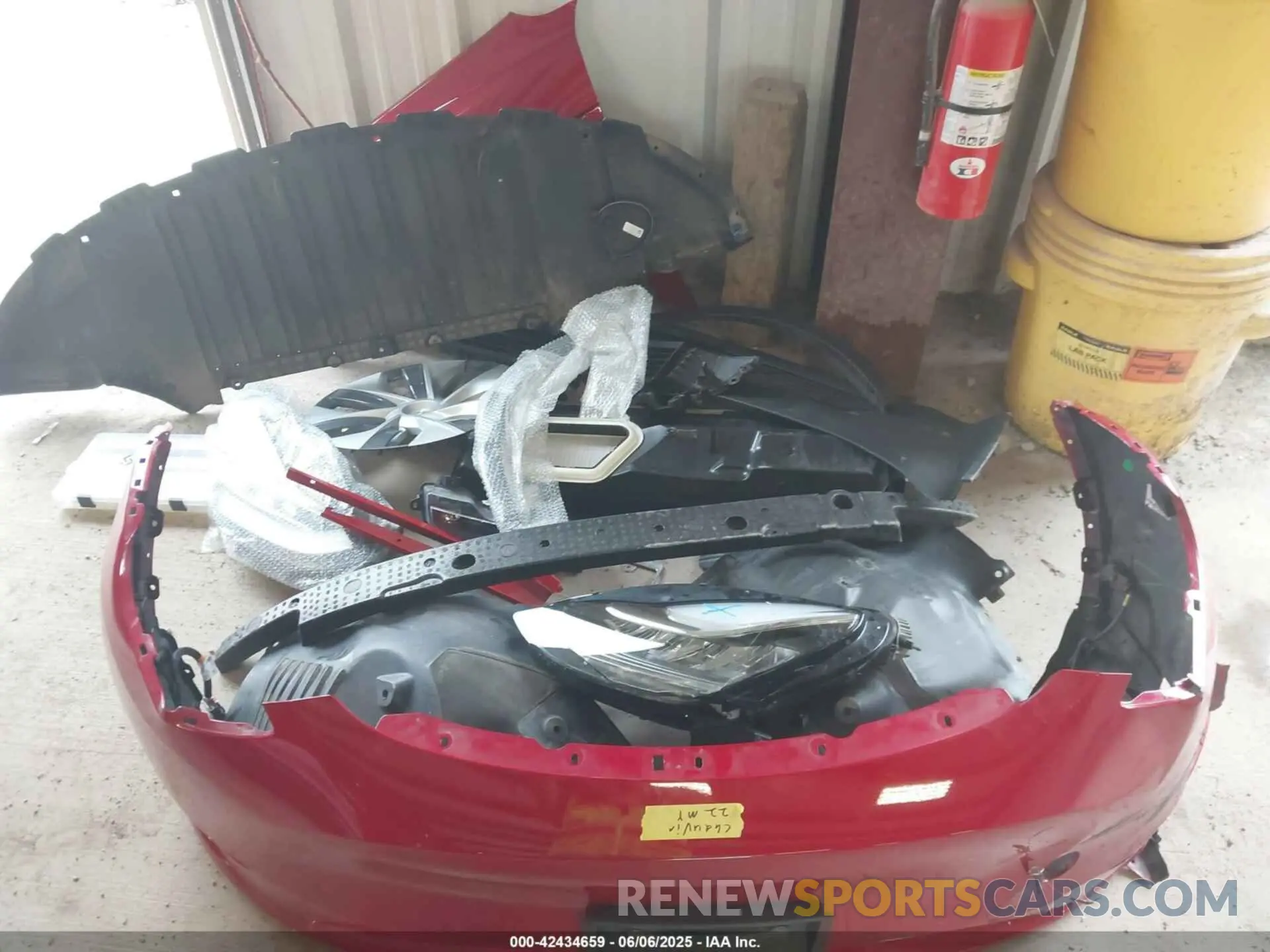 12 Photograph of a damaged car 7SAYGAEE4NF309961 TESLA MODEL Y 2022