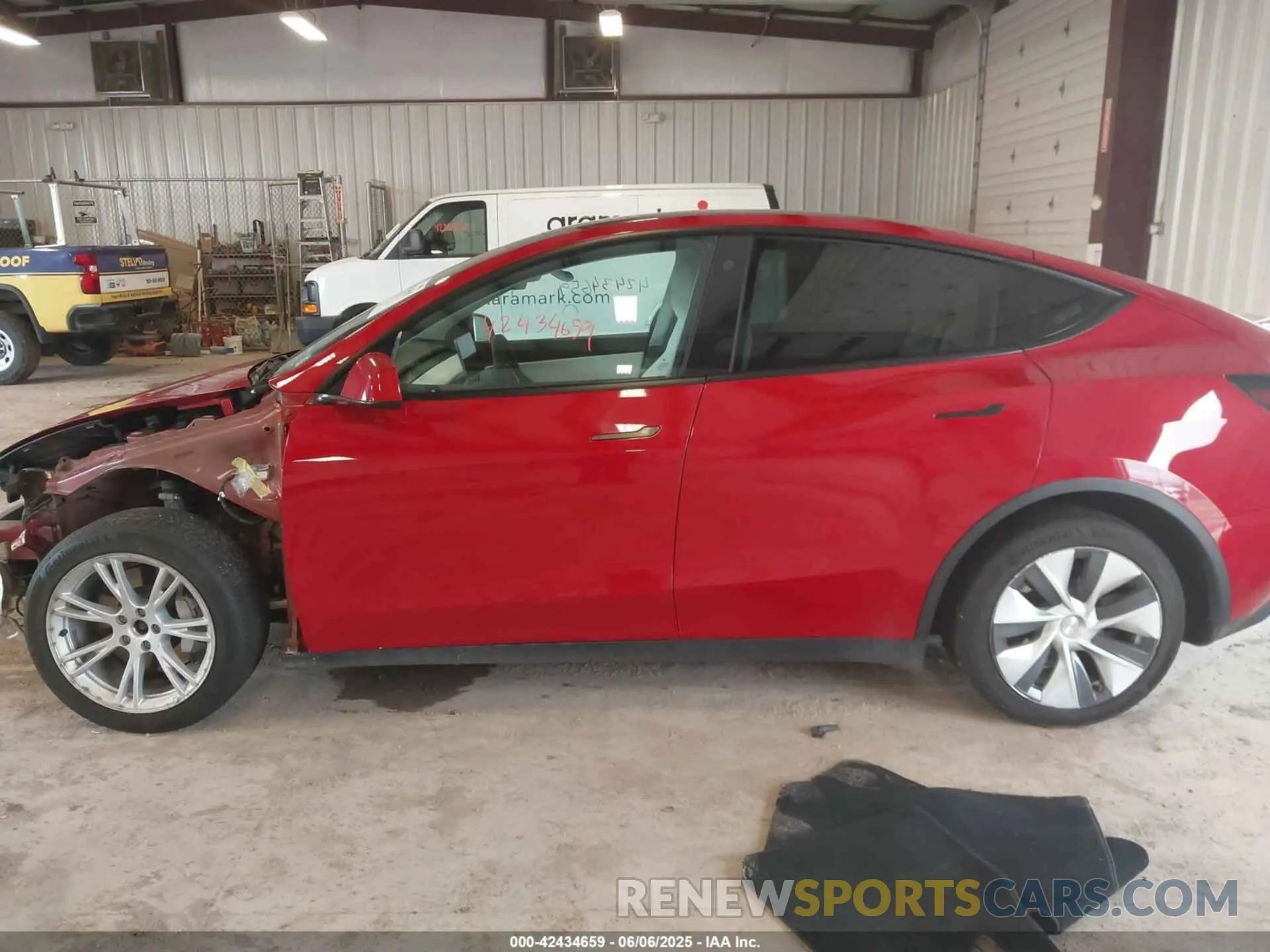 15 Photograph of a damaged car 7SAYGAEE4NF309961 TESLA MODEL Y 2022