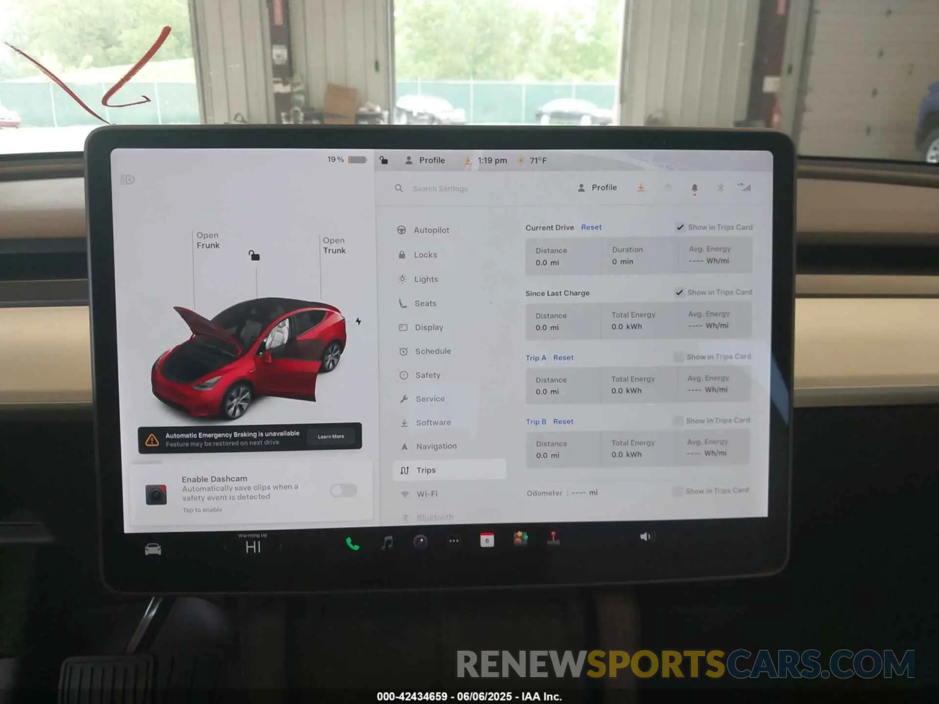 19 Photograph of a damaged car 7SAYGAEE4NF309961 TESLA MODEL Y 2022