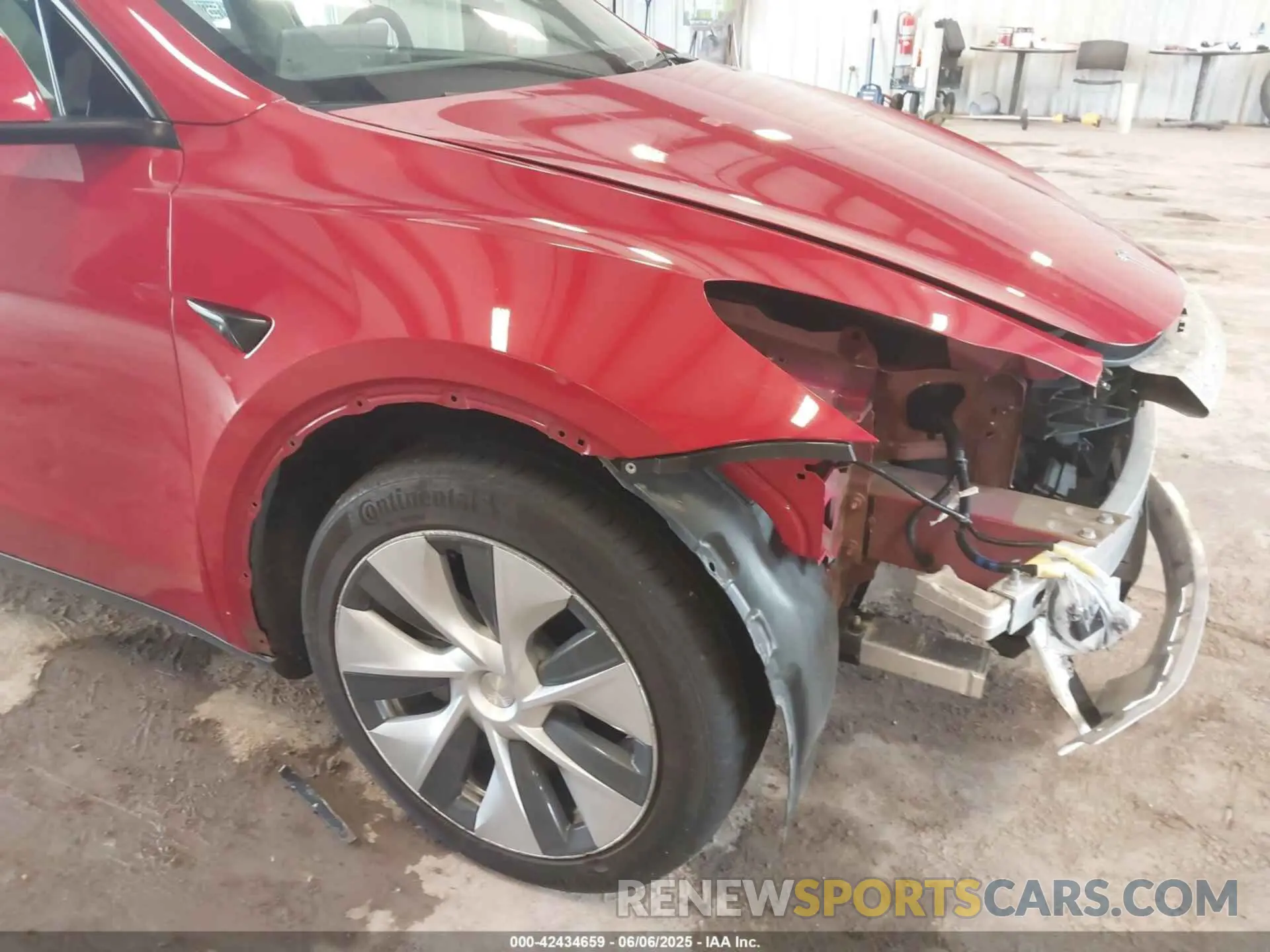 21 Photograph of a damaged car 7SAYGAEE4NF309961 TESLA MODEL Y 2022
