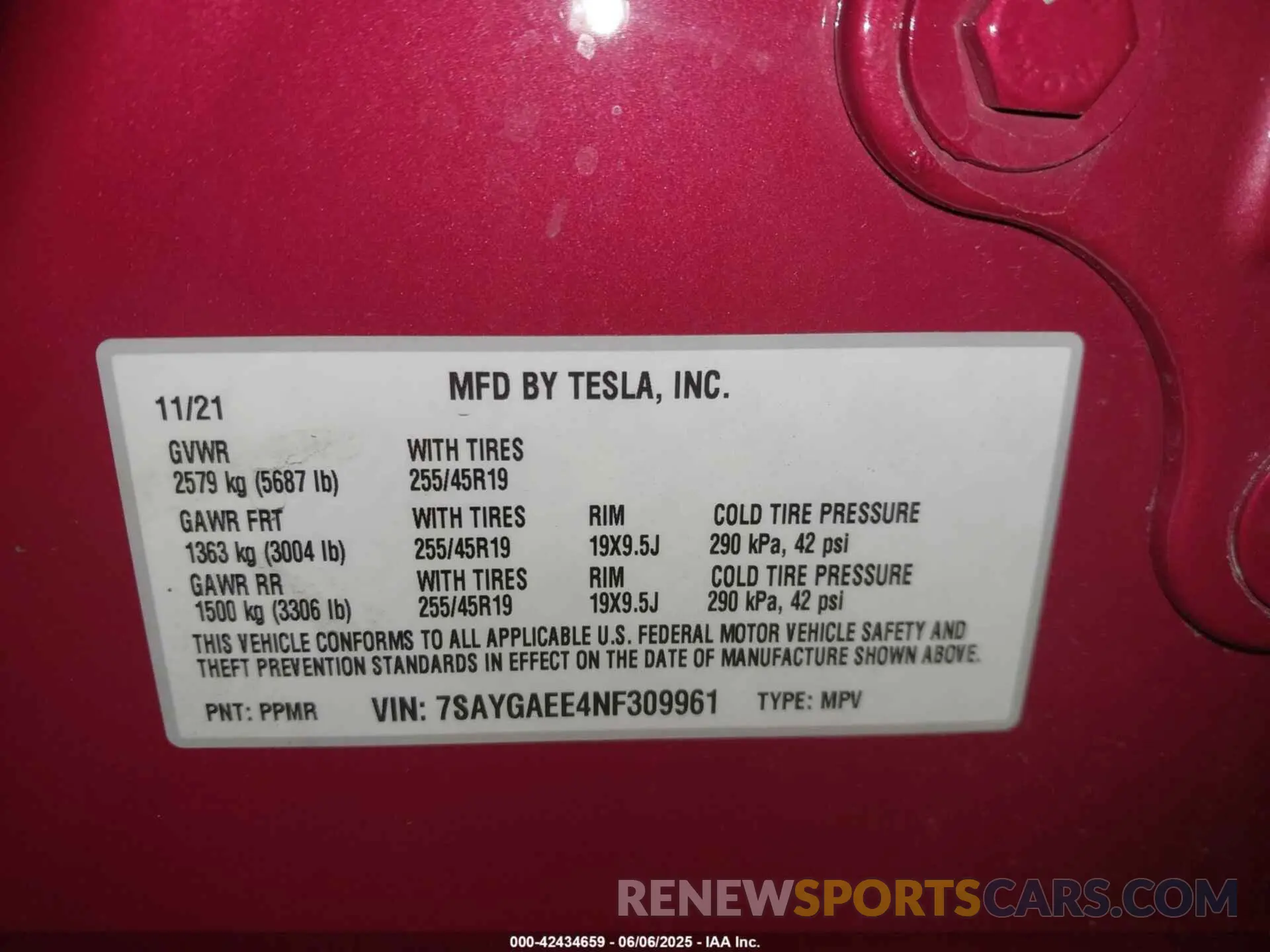 9 Photograph of a damaged car 7SAYGAEE4NF309961 TESLA MODEL Y 2022