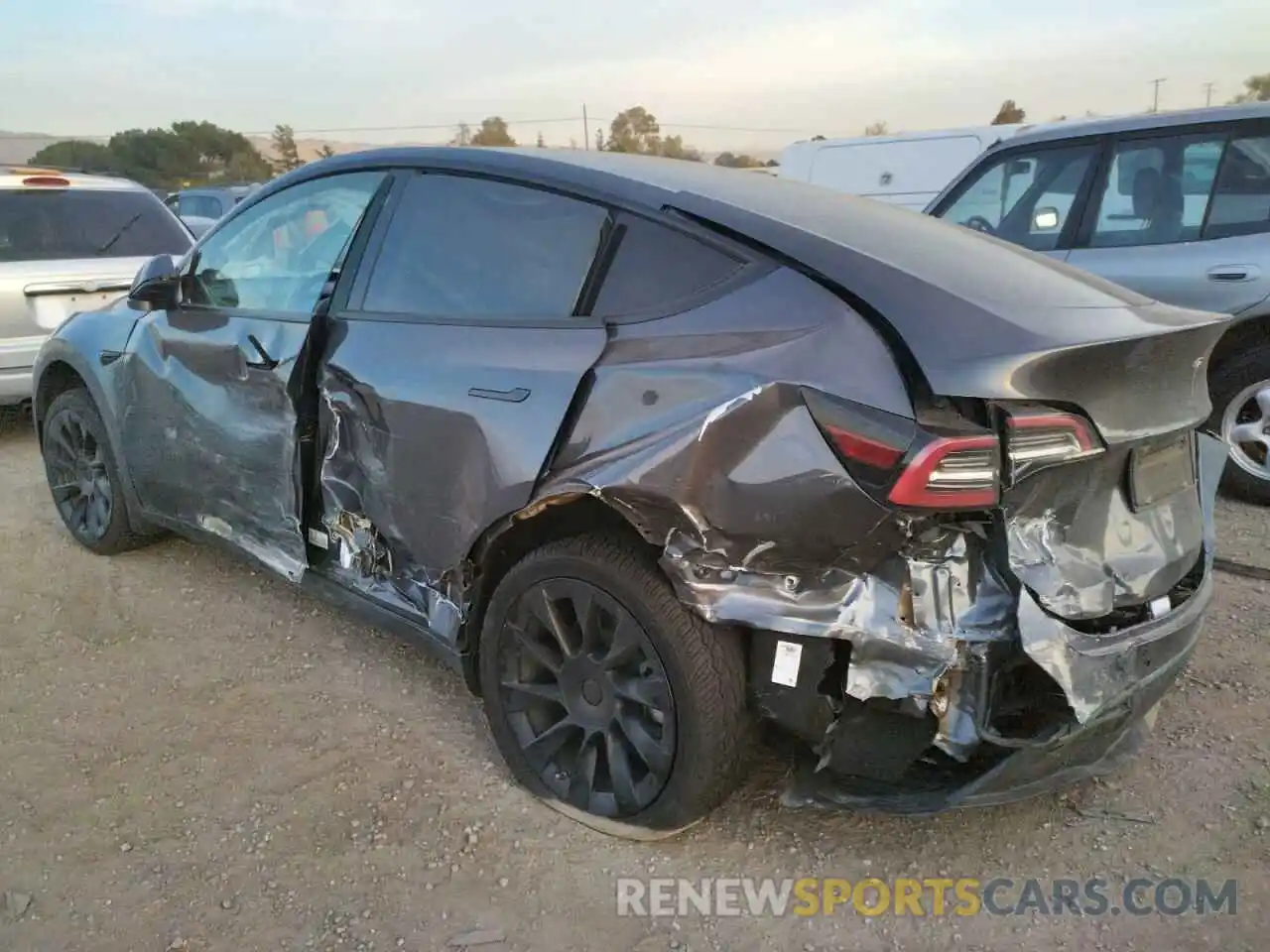 2 Photograph of a damaged car 7SAYGAEE4NF337940 TESLA MODEL Y 2022