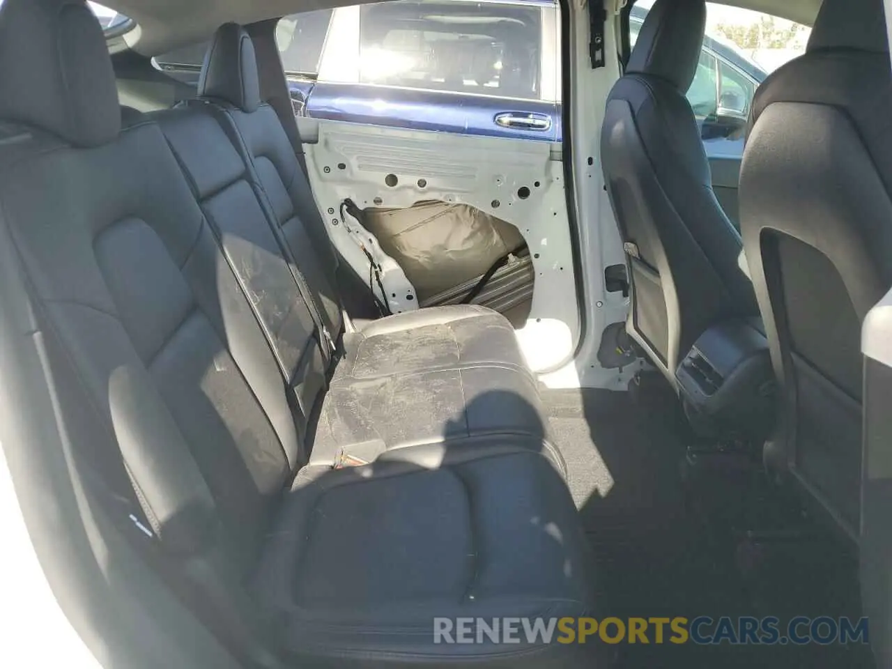 10 Photograph of a damaged car 7SAYGAEE4NF362899 TESLA MODEL Y 2022