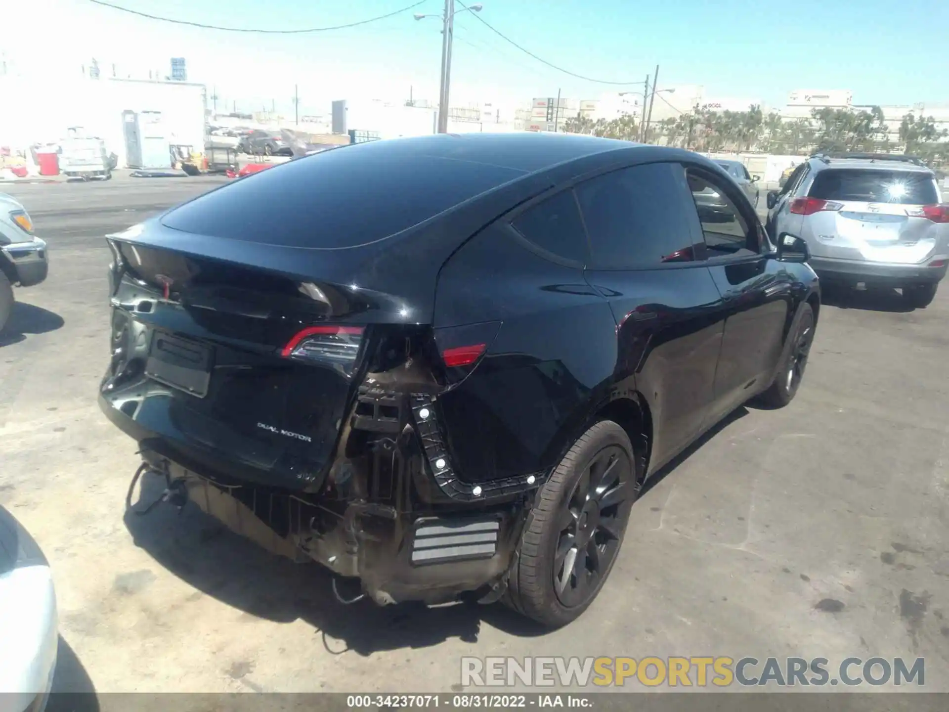 4 Photograph of a damaged car 7SAYGAEE4NF384563 TESLA MODEL Y 2022