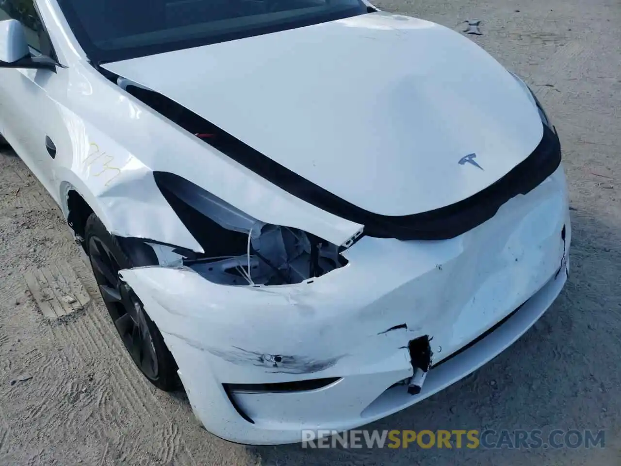 9 Photograph of a damaged car 7SAYGAEE4NF400227 TESLA MODEL Y 2022