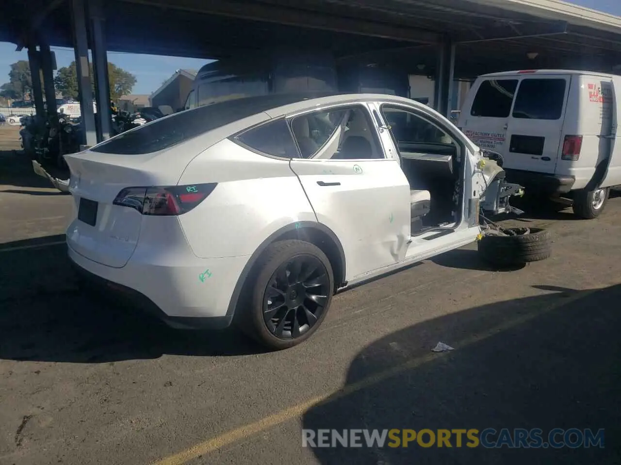 3 Photograph of a damaged car 7SAYGAEE4NF521288 TESLA MODEL Y 2022