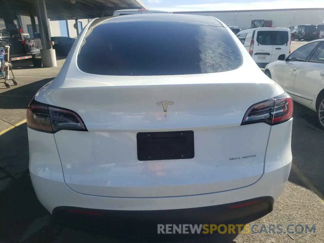 6 Photograph of a damaged car 7SAYGAEE4NF521288 TESLA MODEL Y 2022