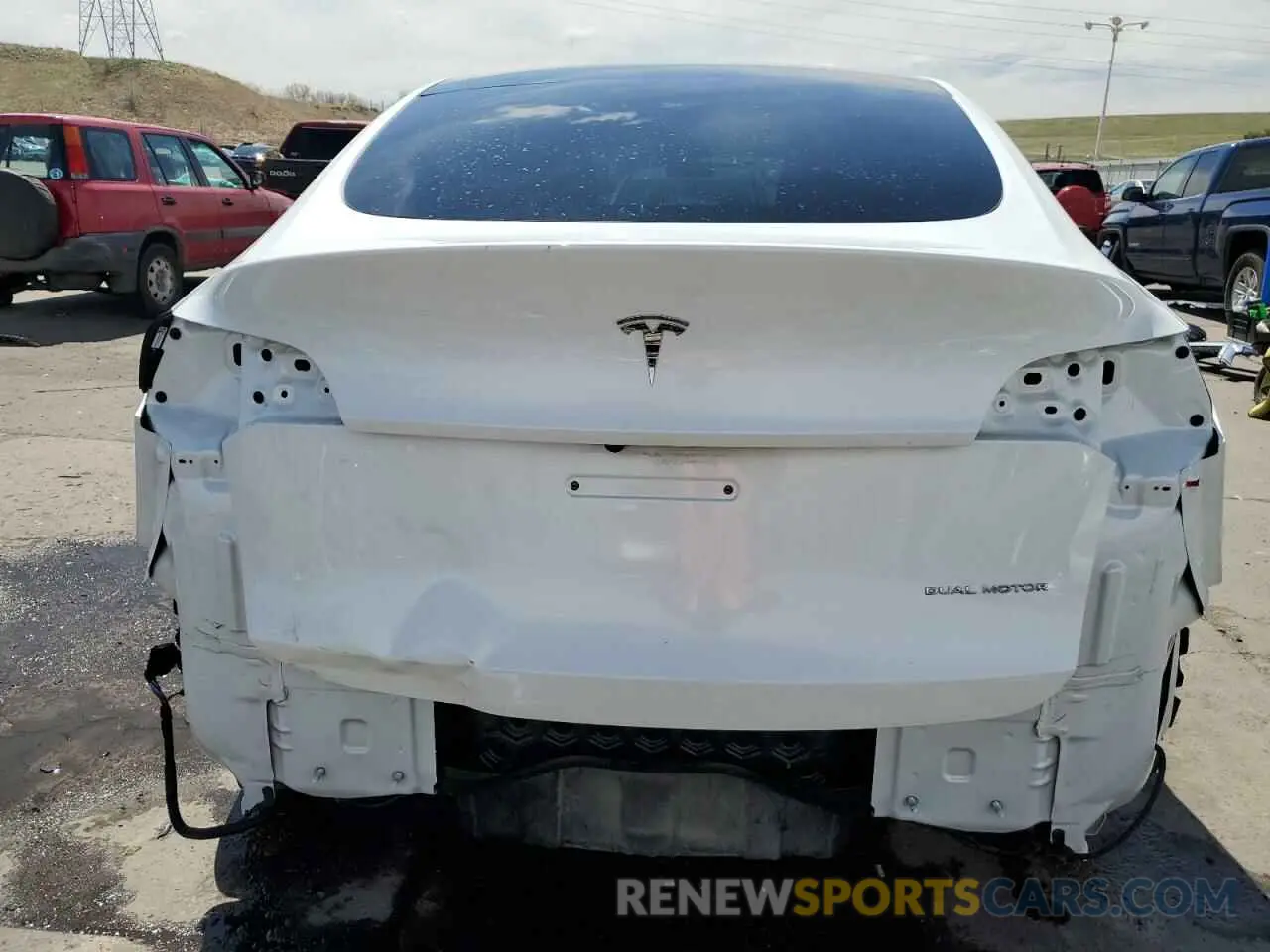 6 Photograph of a damaged car 7SAYGAEE4NF534588 TESLA MODEL Y 2022