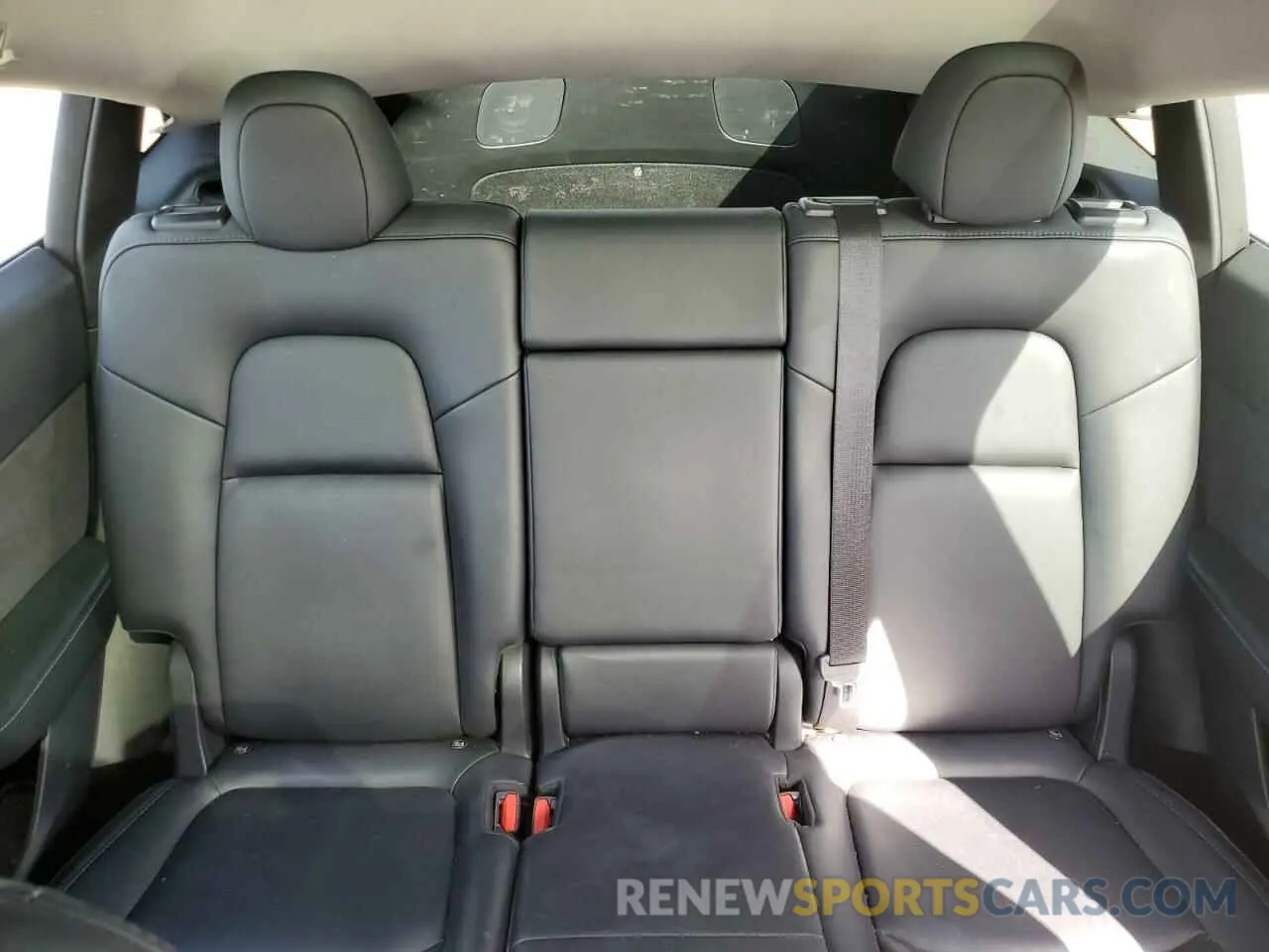 10 Photograph of a damaged car 7SAYGAEE4NF561676 TESLA MODEL Y 2022