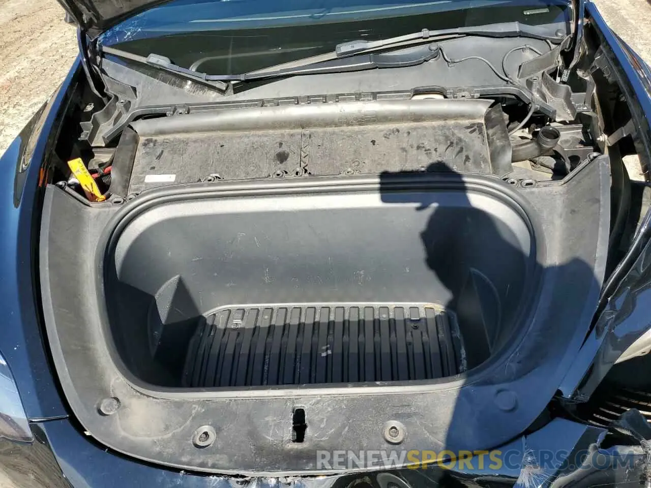 11 Photograph of a damaged car 7SAYGAEE5NF378867 TESLA MODEL Y 2022