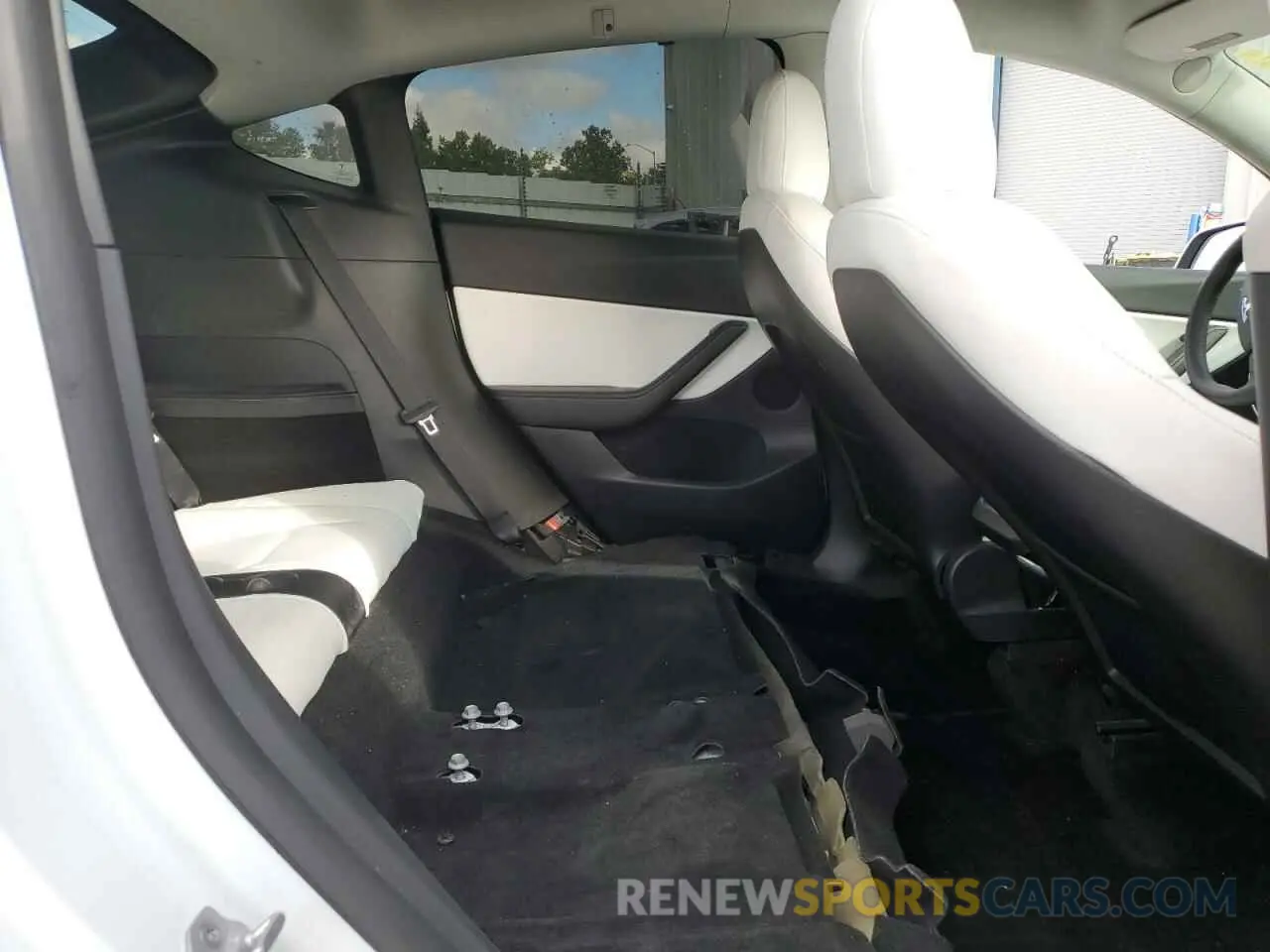 11 Photograph of a damaged car 7SAYGAEE5NF427064 TESLA MODEL Y 2022