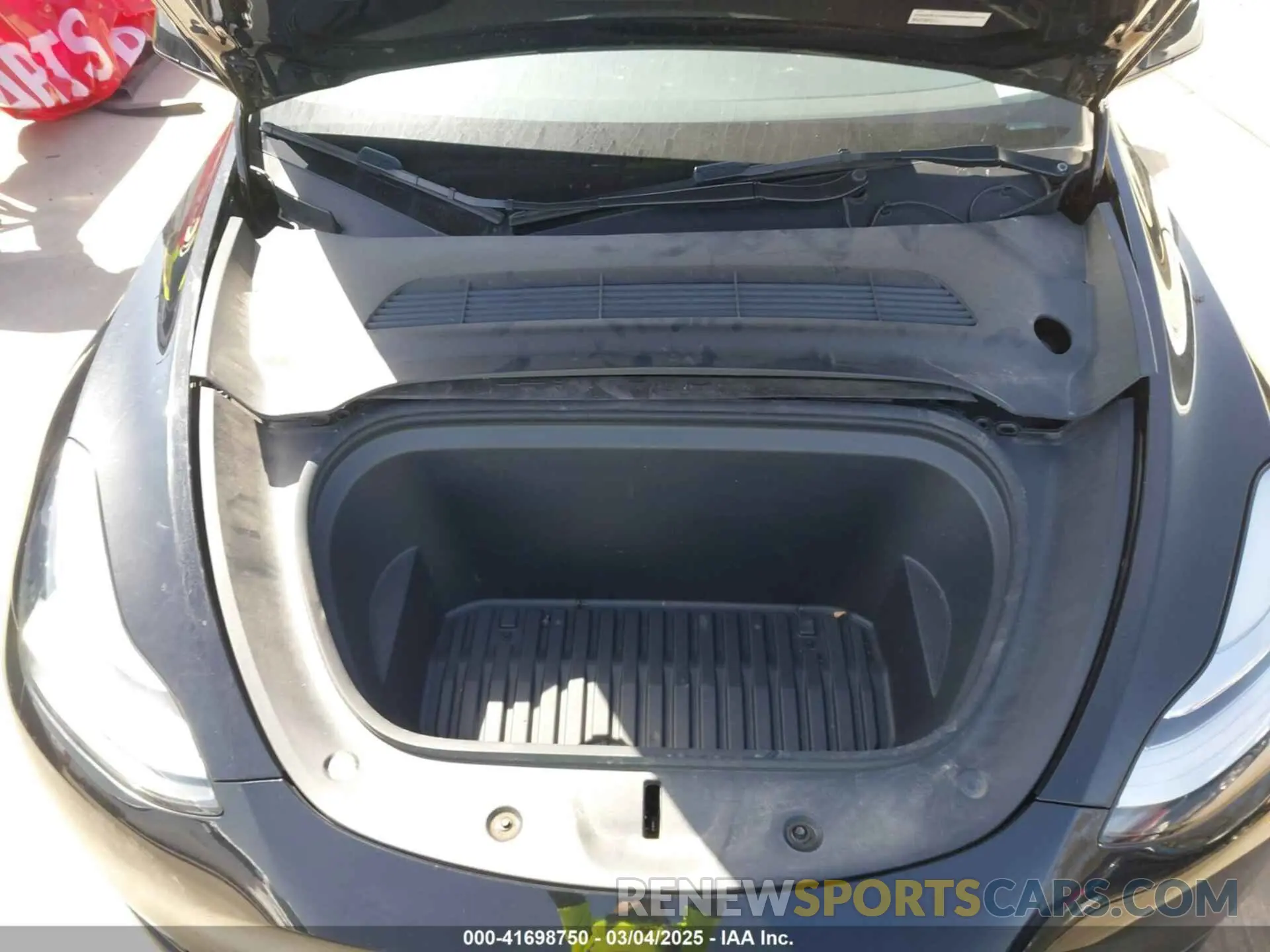 10 Photograph of a damaged car 7SAYGAEE5NF428327 TESLA MODEL Y 2022