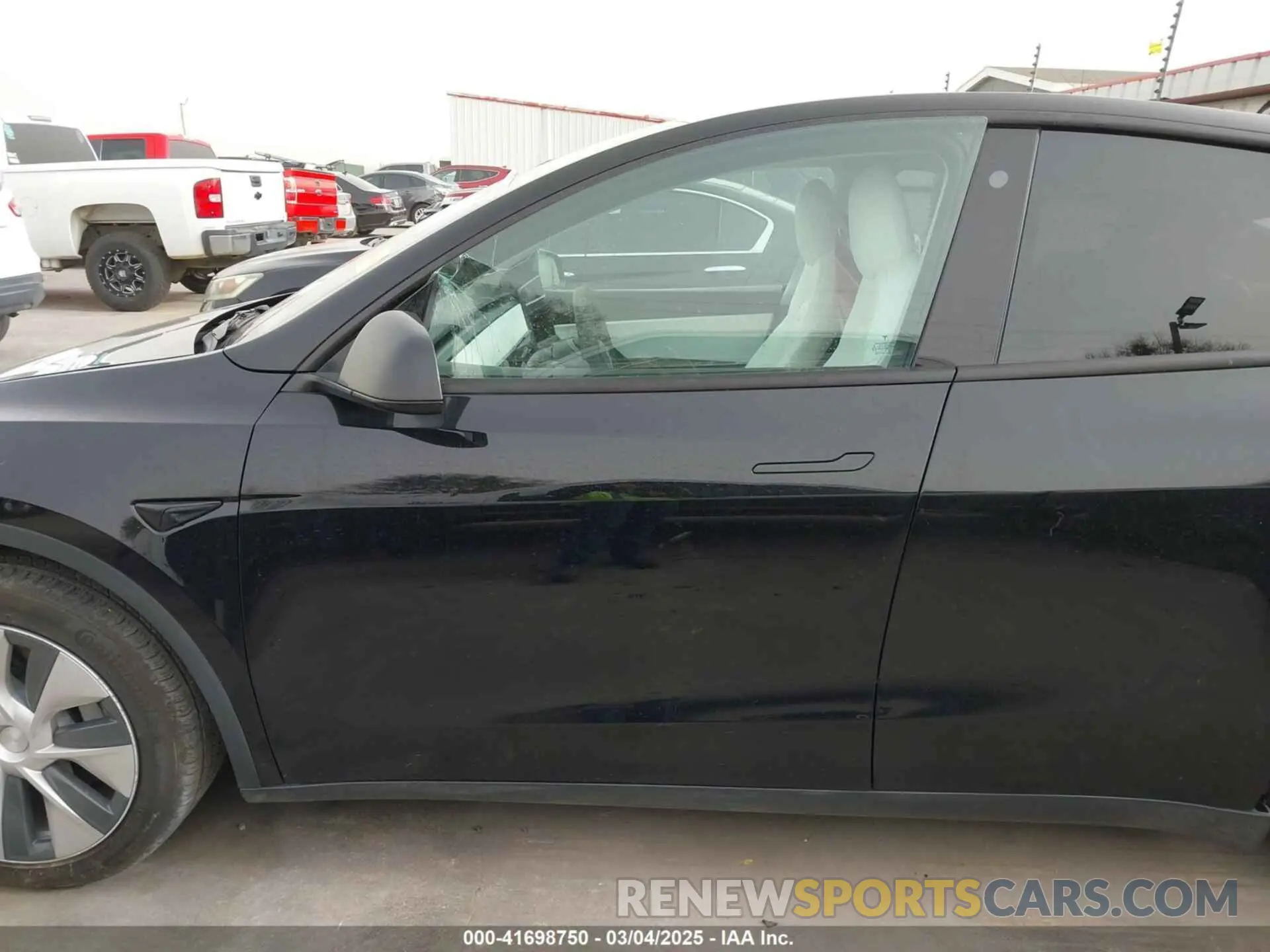 21 Photograph of a damaged car 7SAYGAEE5NF428327 TESLA MODEL Y 2022